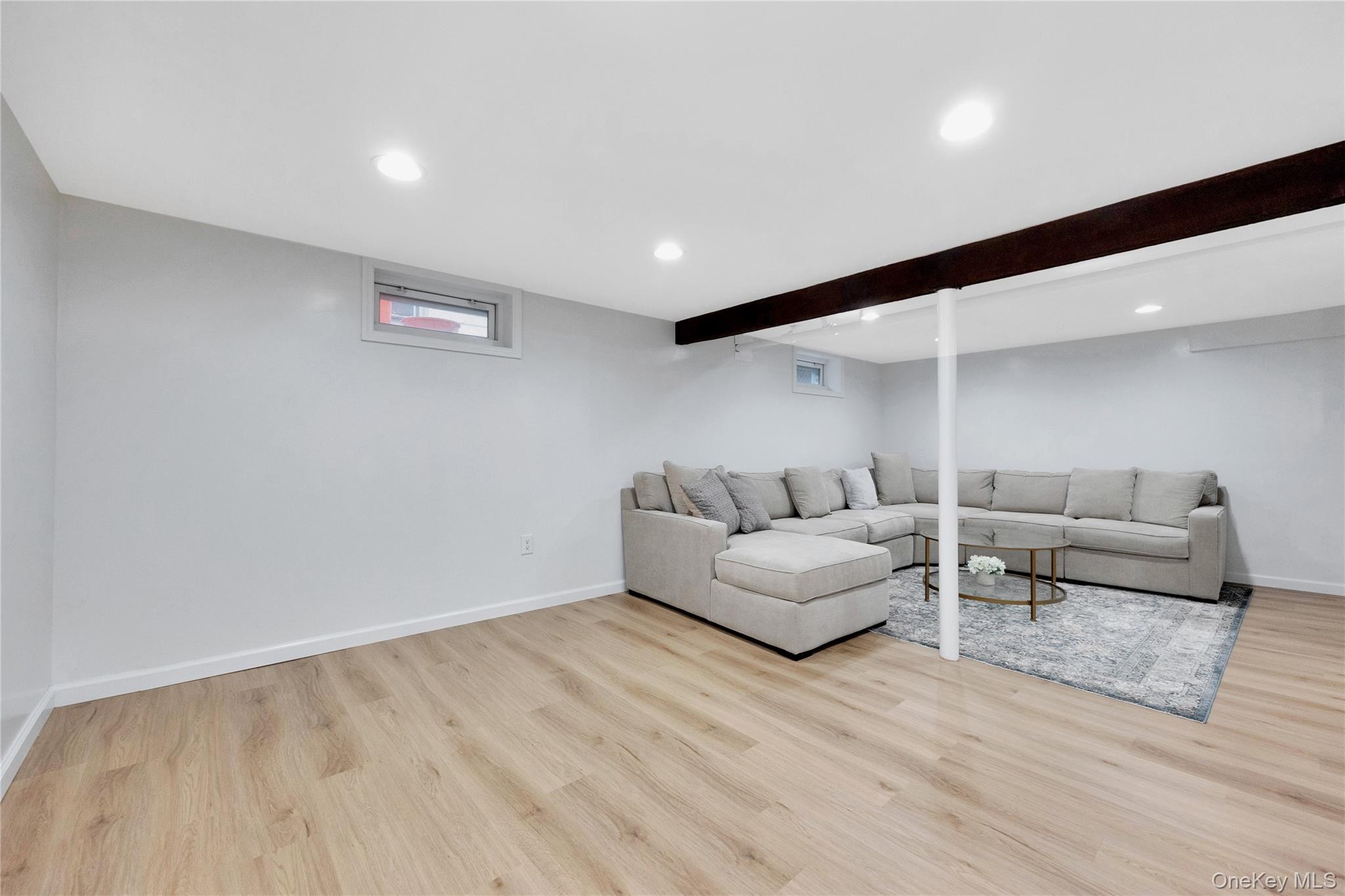 #14 photo, 75 Cornwell Avenue, Williston Park , NY 11596