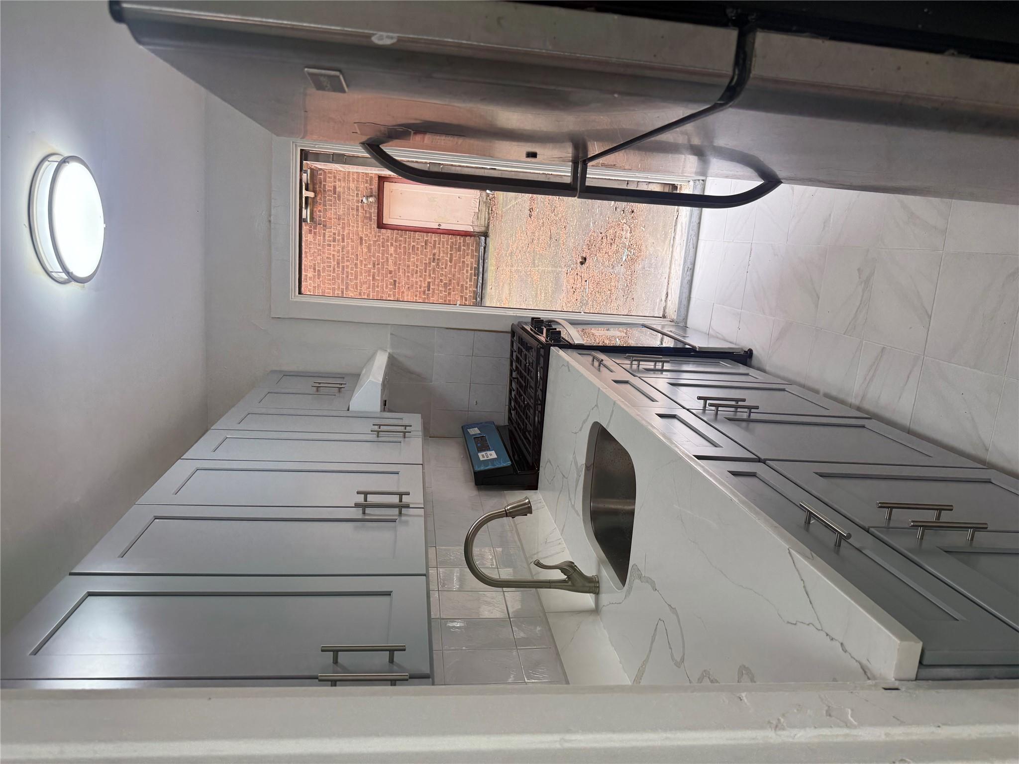 #2 photo, 44-11 Macnish Street, クイーンズ区 Elmhurst , NY 11373