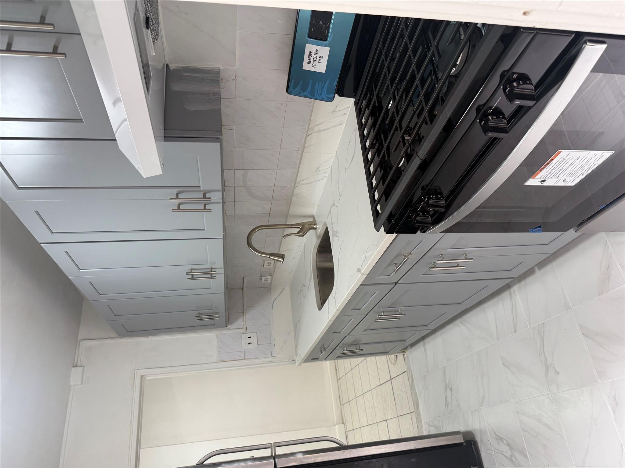 #3 photo, 44-11 Macnish Street, クイーンズ区 Elmhurst , NY 11373