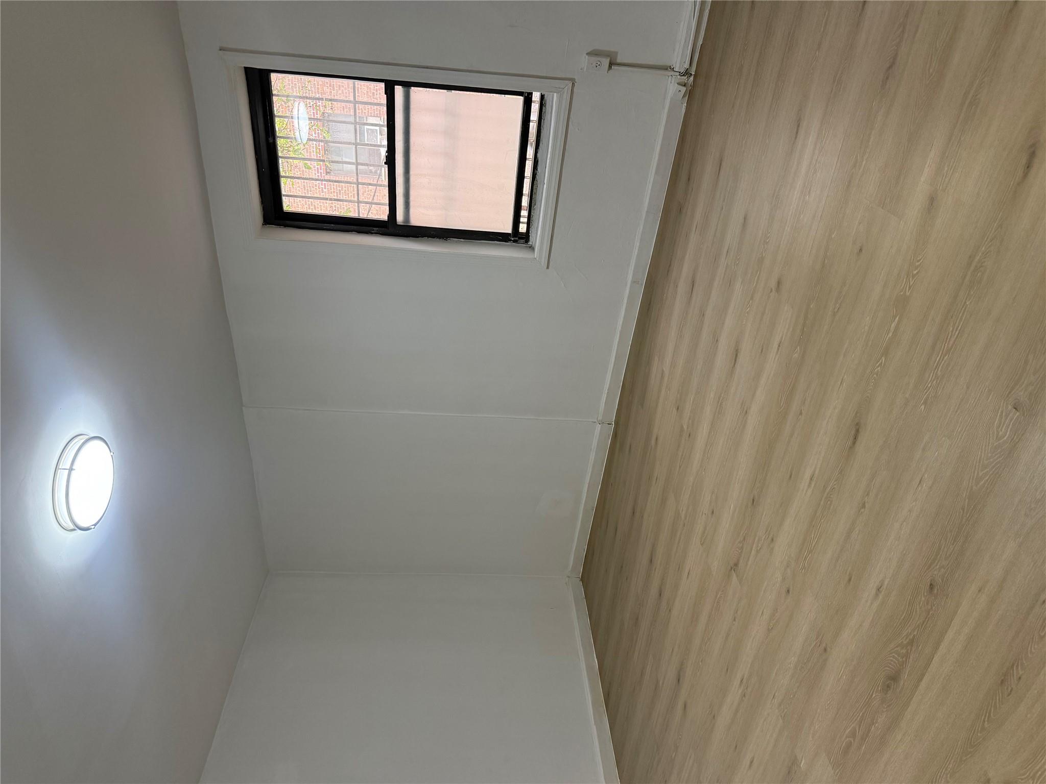 #7 photo, 44-11 Macnish Street, クイーンズ区 Elmhurst , NY 11373