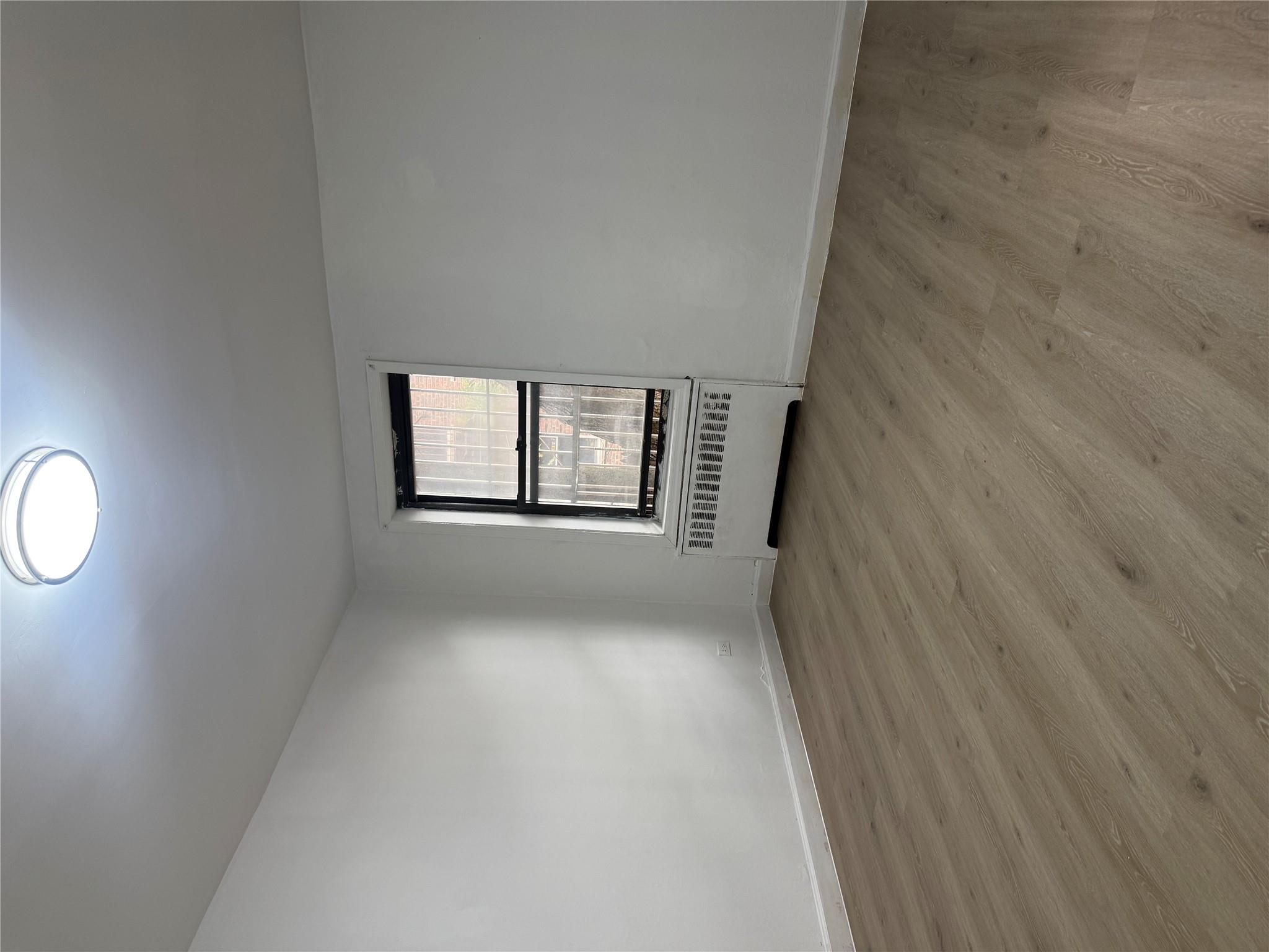 #8 photo, 44-11 Macnish Street, クイーンズ区 Elmhurst , NY 11373