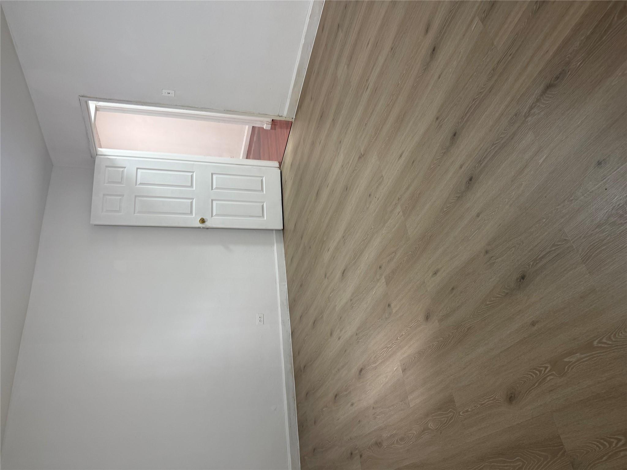 #9 photo, 44-11 Macnish Street, クイーンズ区 Elmhurst , NY 11373