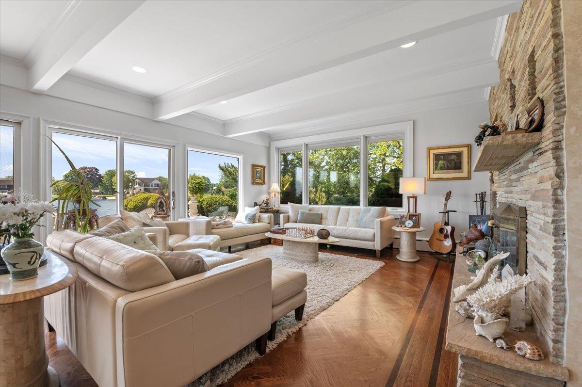 #9 photo, 501 Bay 5th Street, 東長島 西艾斯利普 West Islip , NY 11795