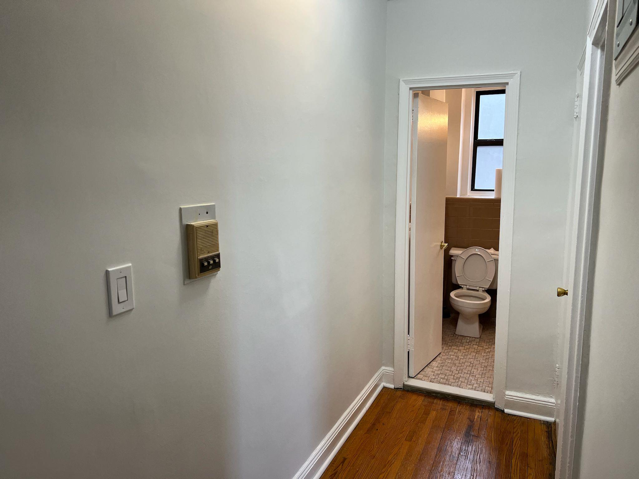 #6 photo, 40-18 HAMPTON STREET, クイーンズ区 Elmhurst , NY 11373