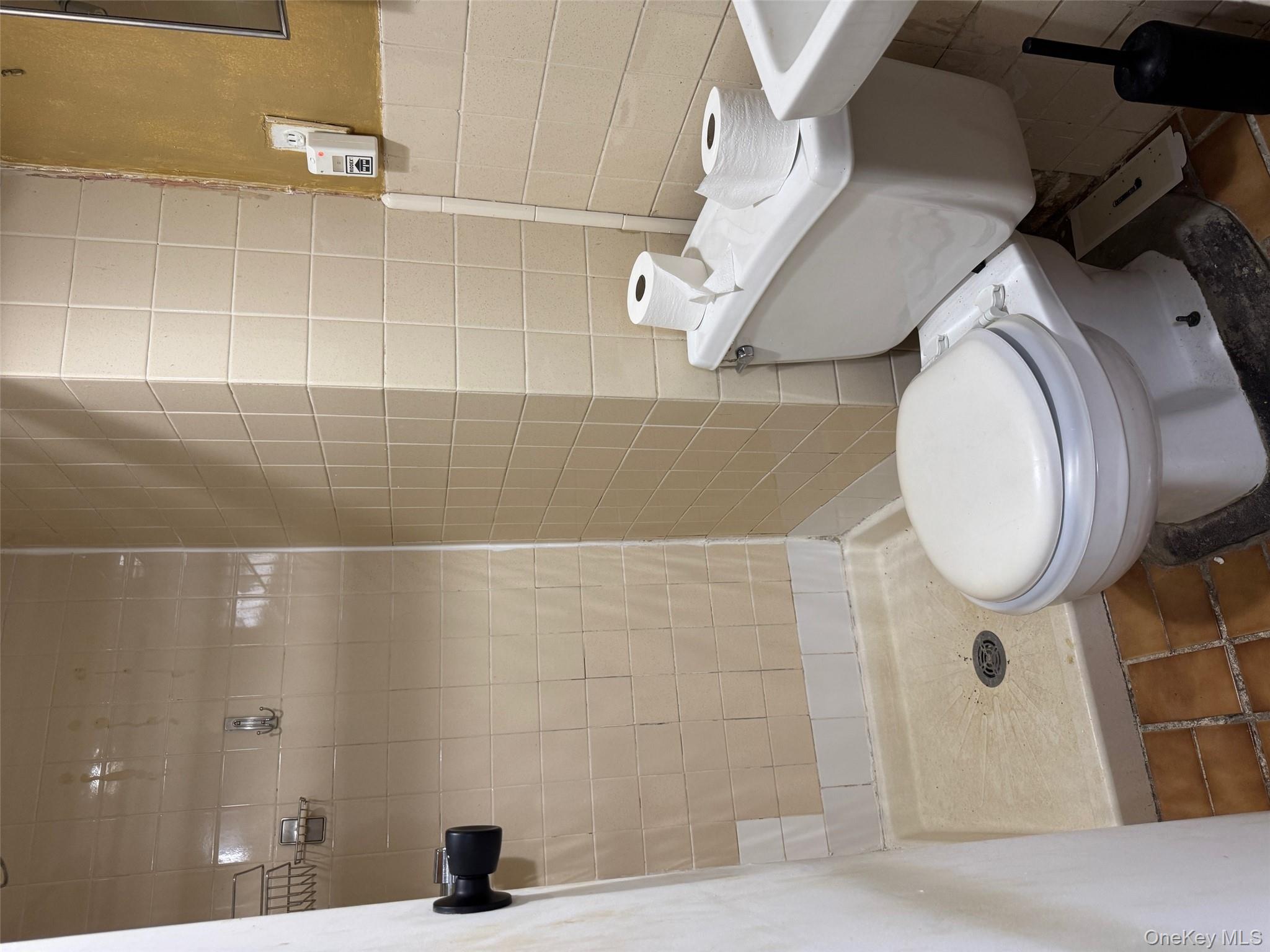 #15 photo, 144-47 77 Avenue, Kew Garden Hills , NY 11367