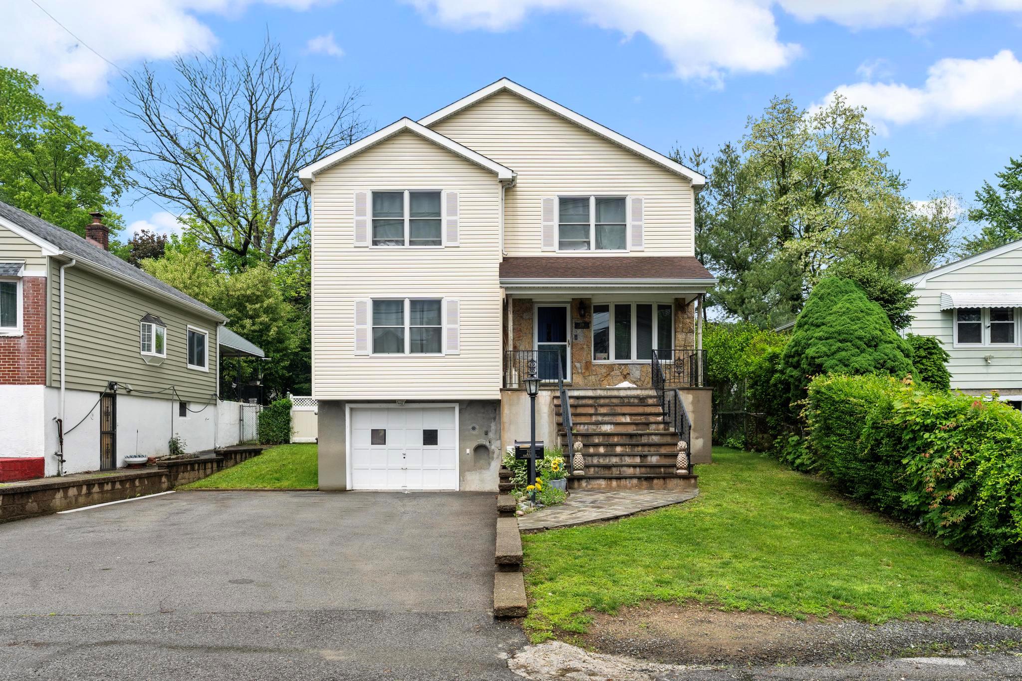 #1 photo, 219 Tompkins Avenue, Yonkers , NY 10703