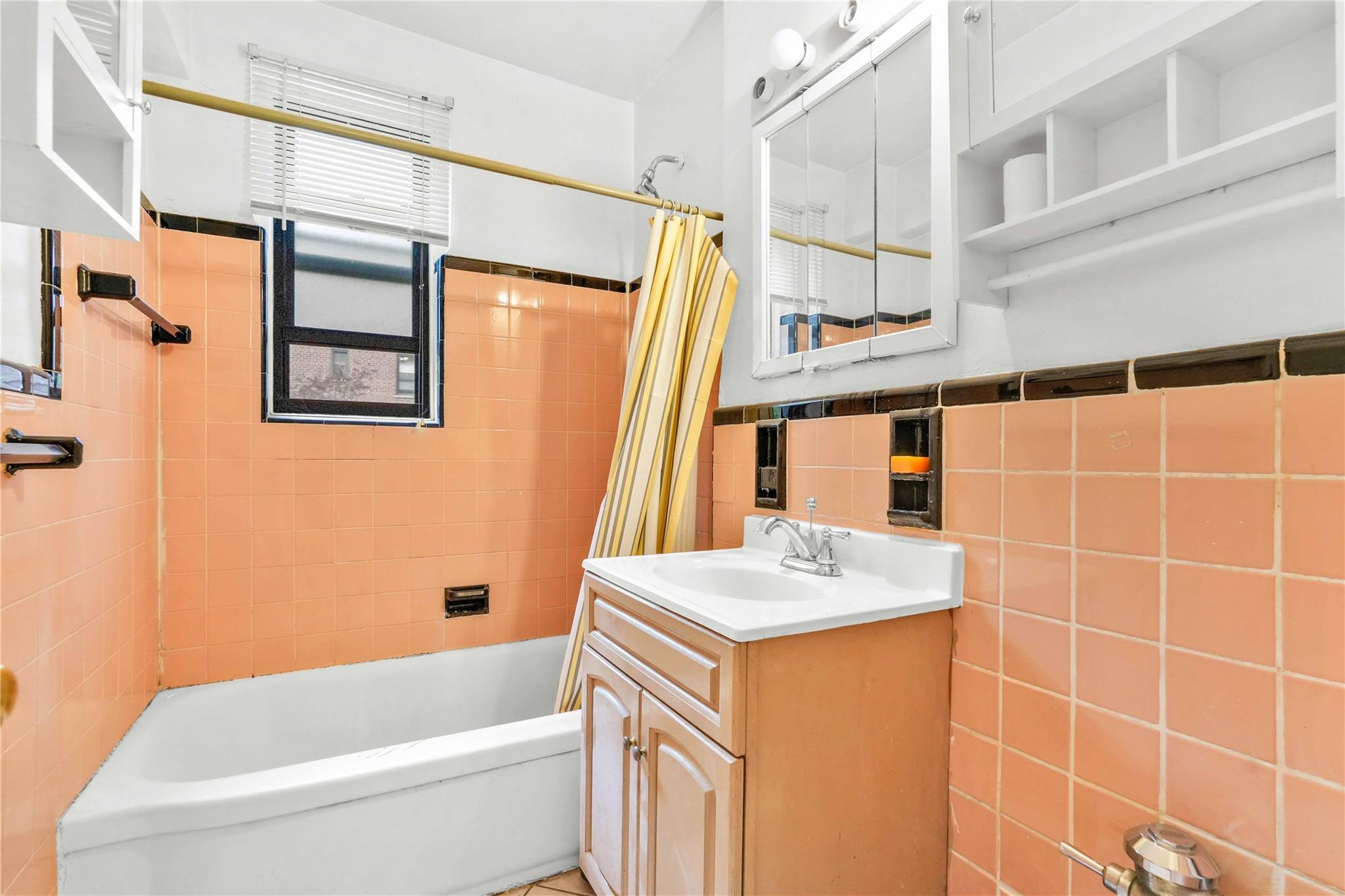 #12 photo, 142-21 26th Avenue, クイーンズ区 Flushing , NY 11354