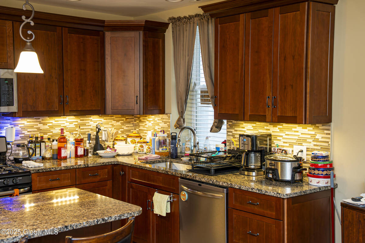 #75 photo, 416 Main Street, Catskill , NY 12414