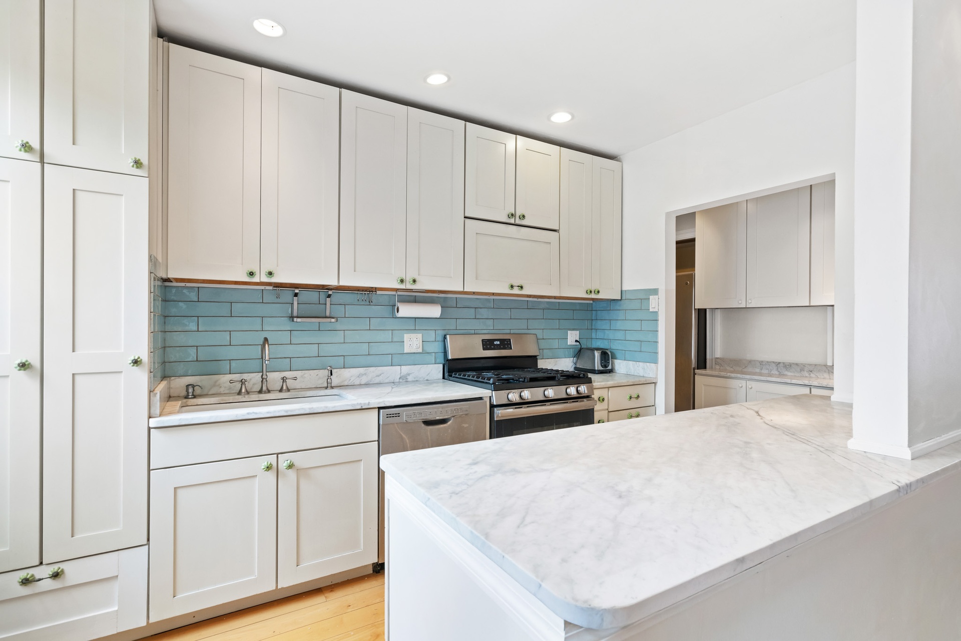 #7 photo, 345 W 55th Street, マンハッタン Clinton , NY 10019