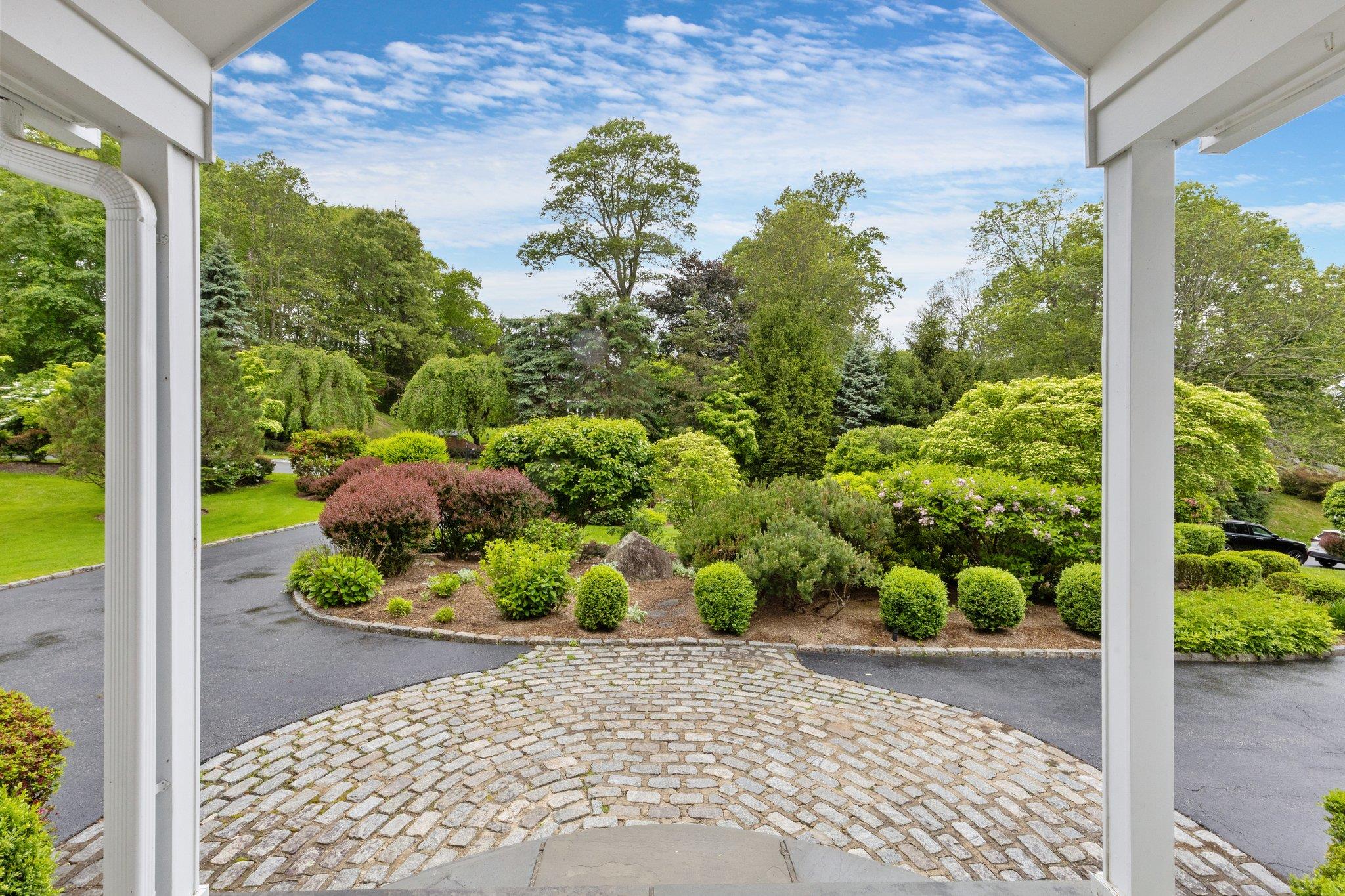 #1 photo, 2 Patriots Farm Court, Armonk , NY 10504