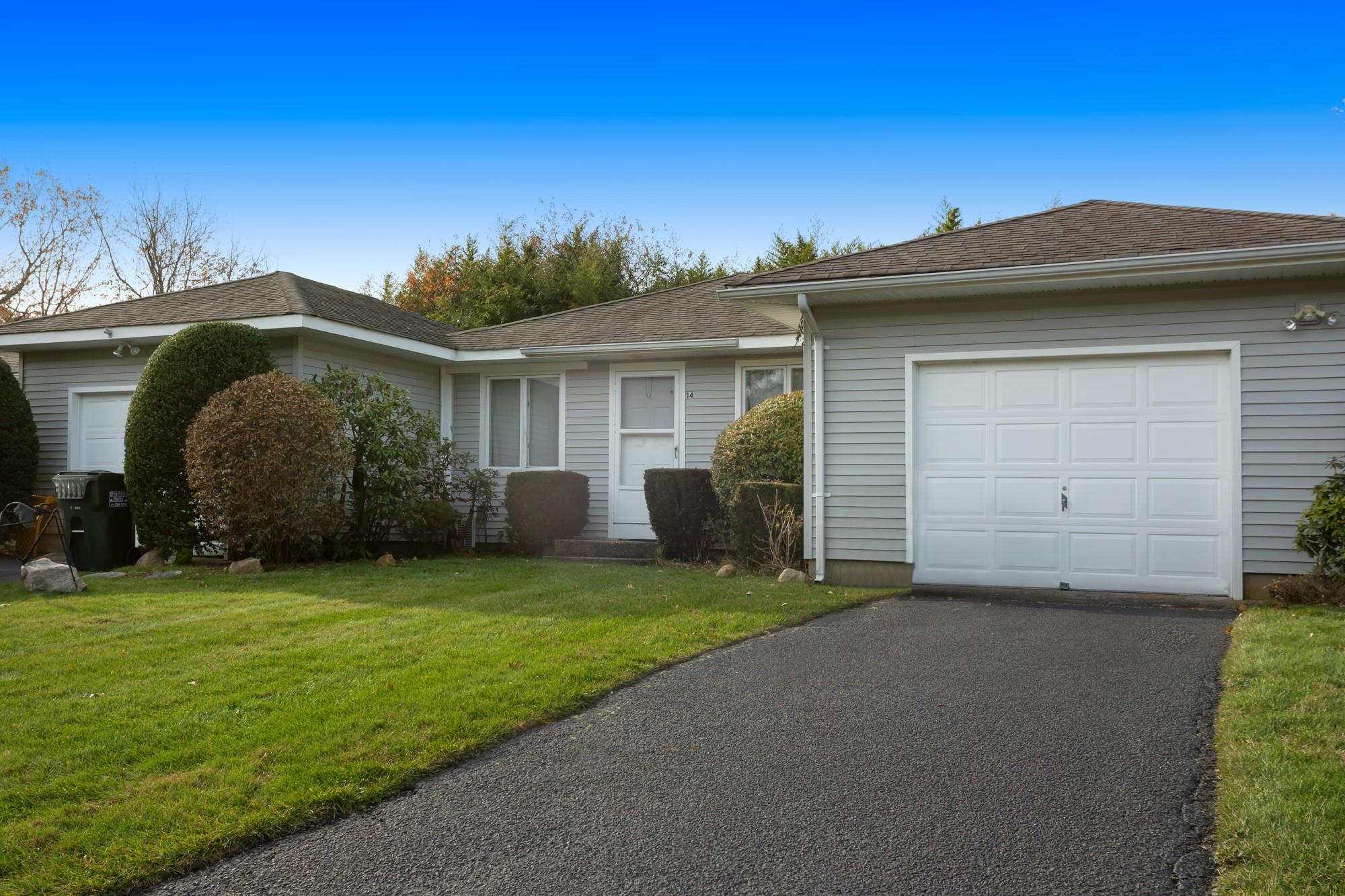 #1 photo, 146 Montauk Highway, Westhampton , NY 11977