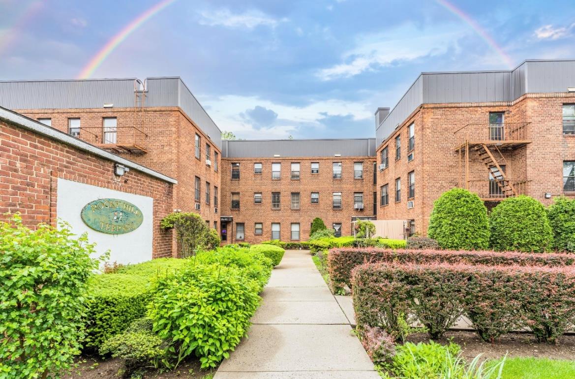 #2 photo, 215-43 48 Avenue, クイーンズ区 Bayside , NY 11364