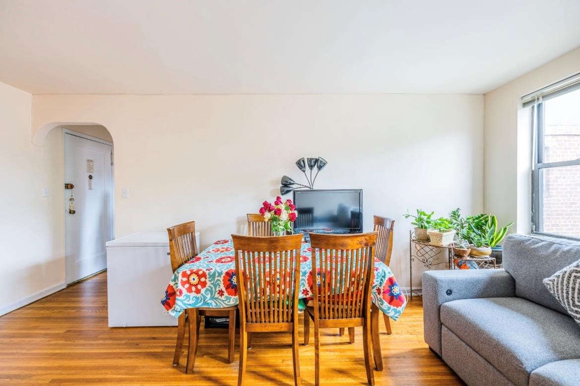 #4 photo, 215-43 48 Avenue, クイーンズ区 Bayside , NY 11364