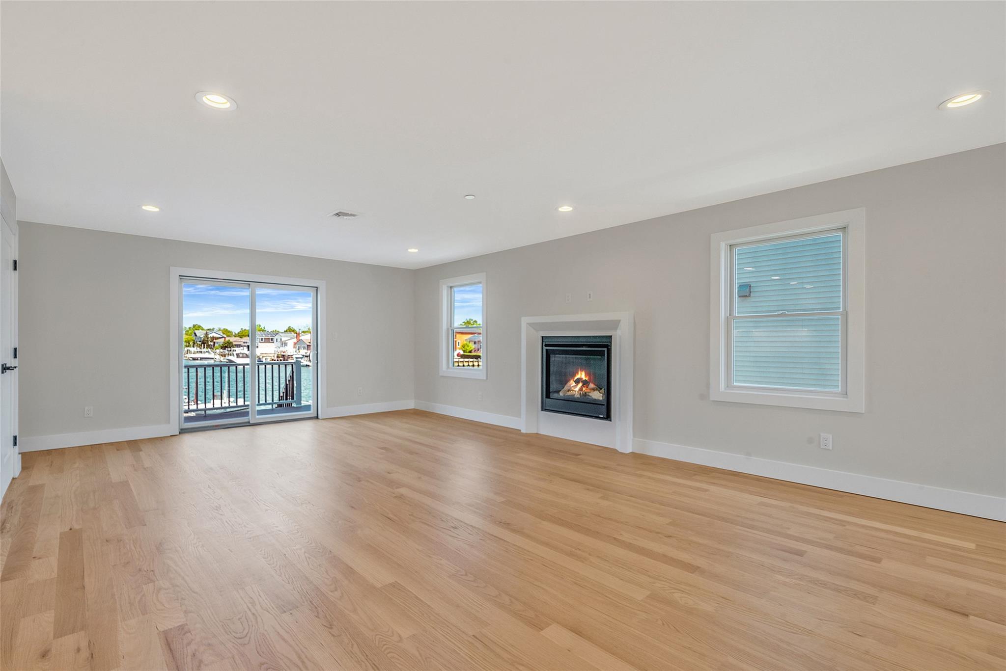 #11 photo, 237 Mott Street, ナッソー郡 Oceanside , NY 11572