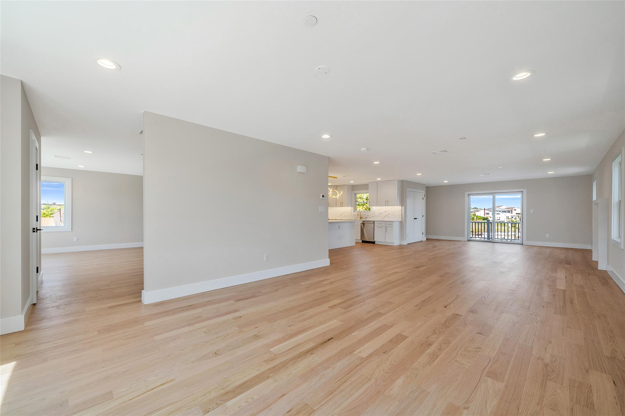 #15 photo, 237 Mott Street, ナッソー郡 Oceanside , NY 11572