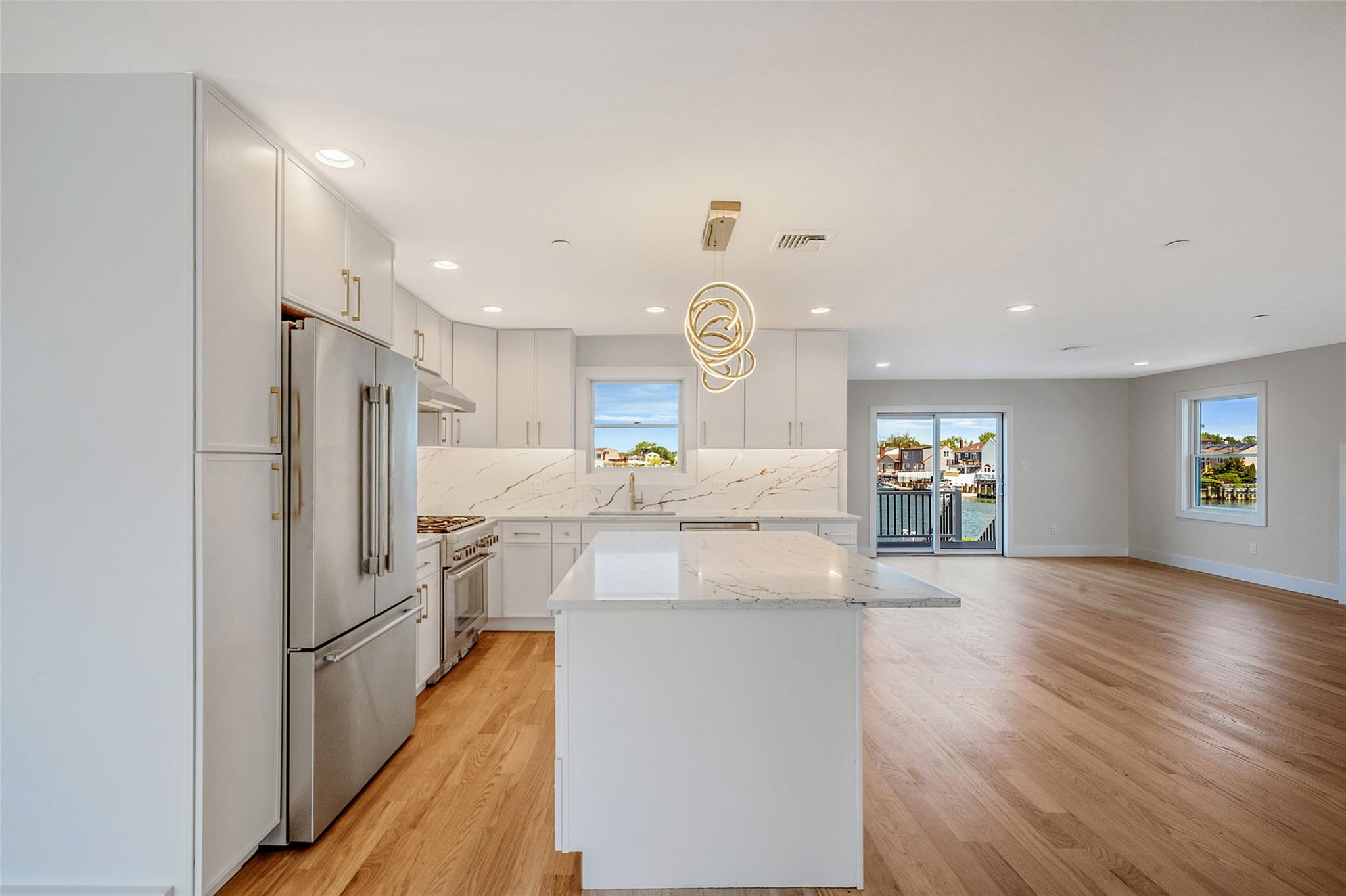 #8 photo, 237 Mott Street, ナッソー郡 Oceanside , NY 11572