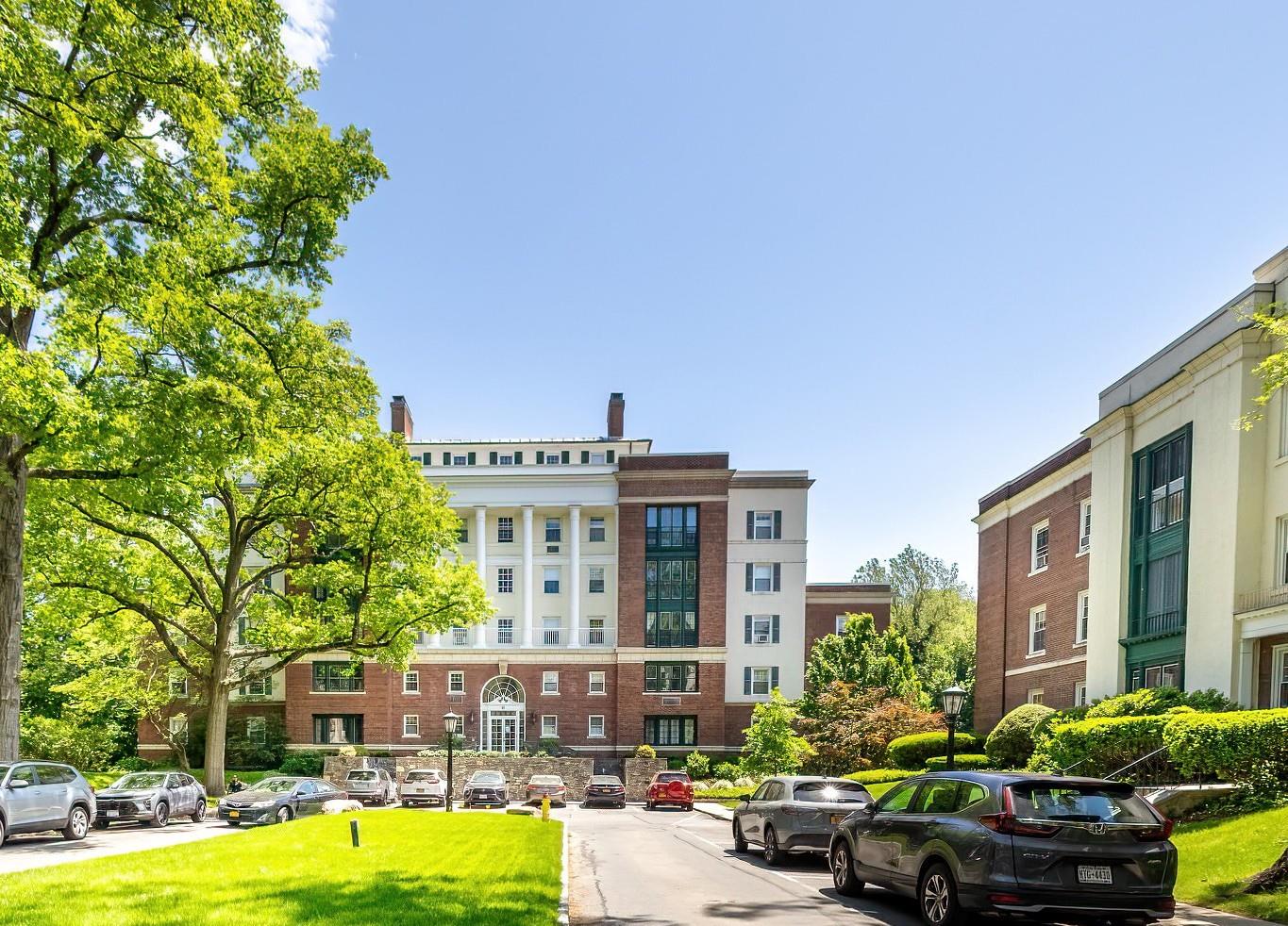 #1 photo, 9 Brooklands, Bronxville , NY 10708