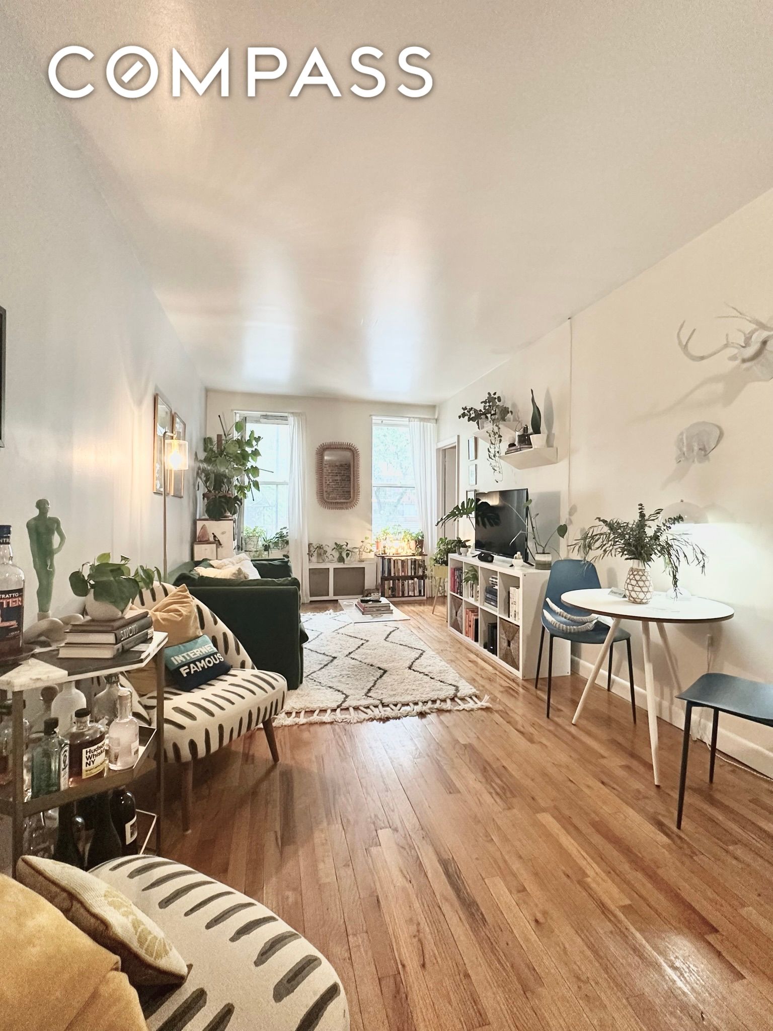 #1 photo, 710 Amsterdam Avenue, Upper West Side , NY 10025