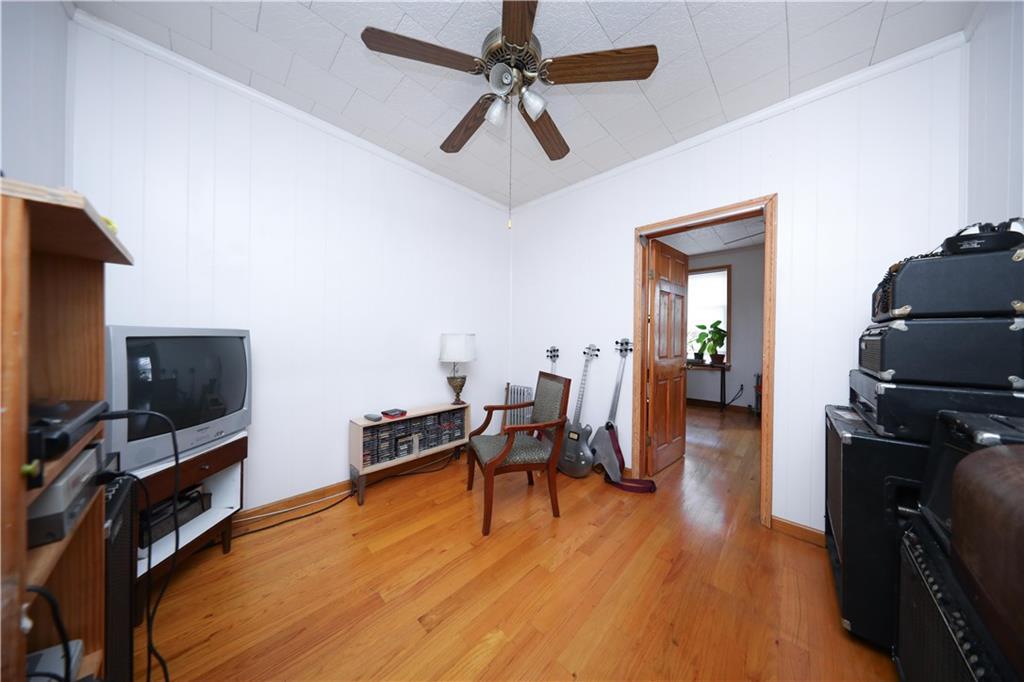 #10 photo, 59-61 56th Avenue, クイーンズ区 Maspeth , NY 11378