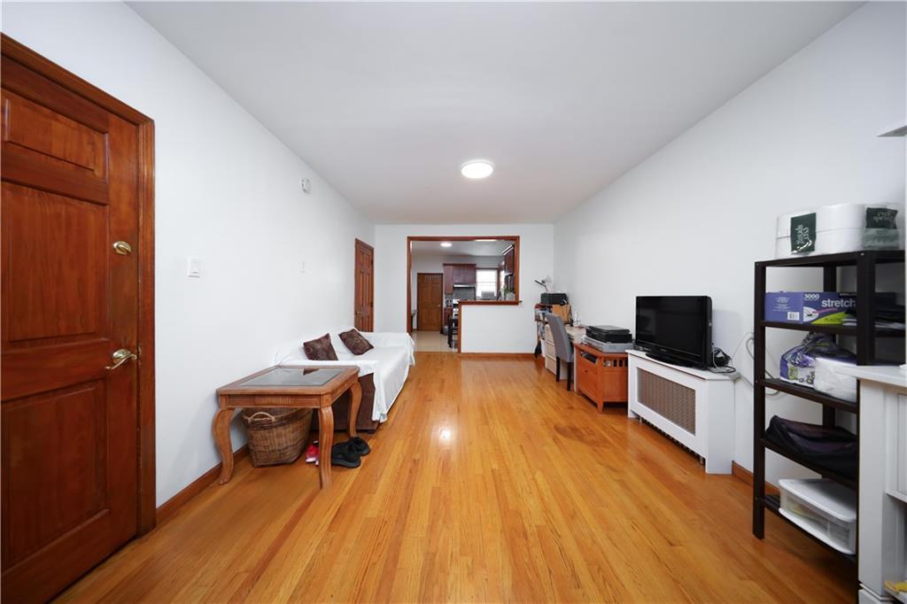 #14 photo, 59-61 56th Avenue, クイーンズ区 Maspeth , NY 11378
