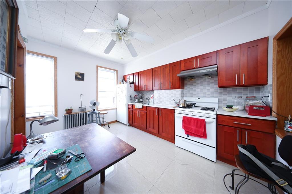 #3 photo, 59-61 56th Avenue, クイーンズ区 Maspeth , NY 11378