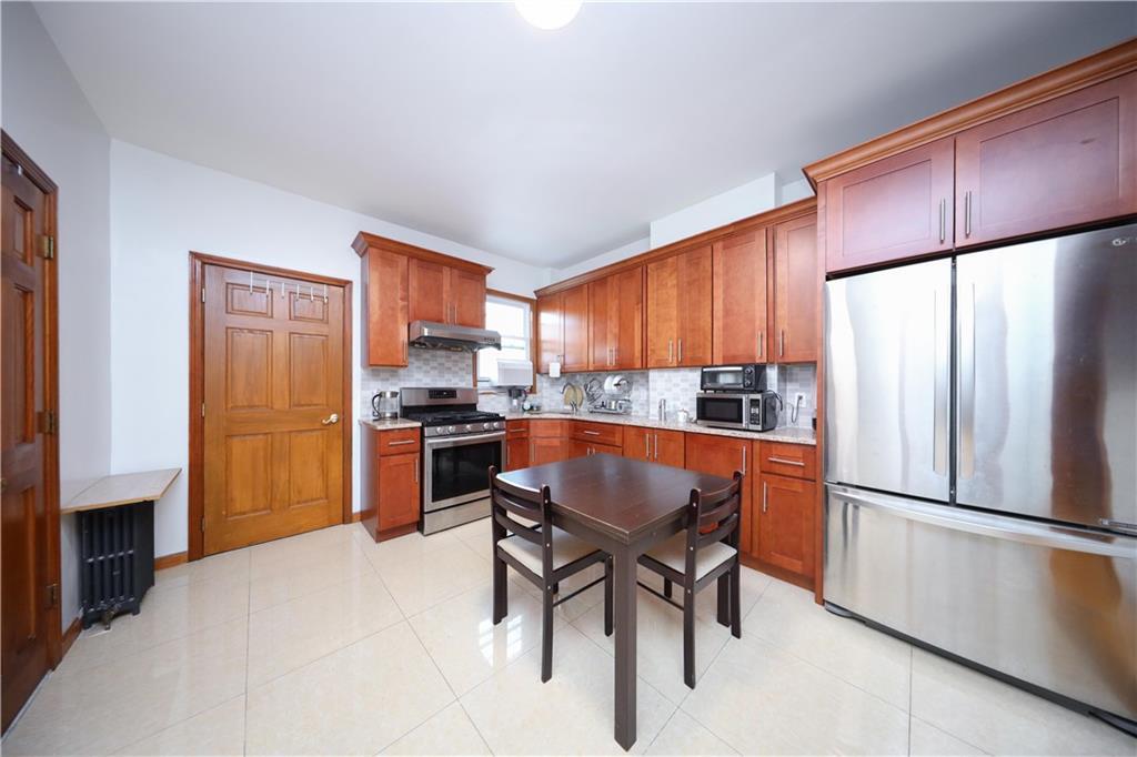 #6 photo, 59-61 56th Avenue, クイーンズ区 Maspeth , NY 11378