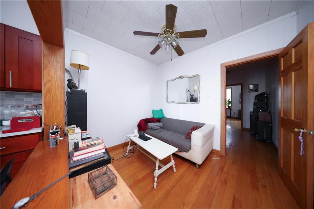 #9 photo, 59-61 56th Avenue, クイーンズ区 Maspeth , NY 11378