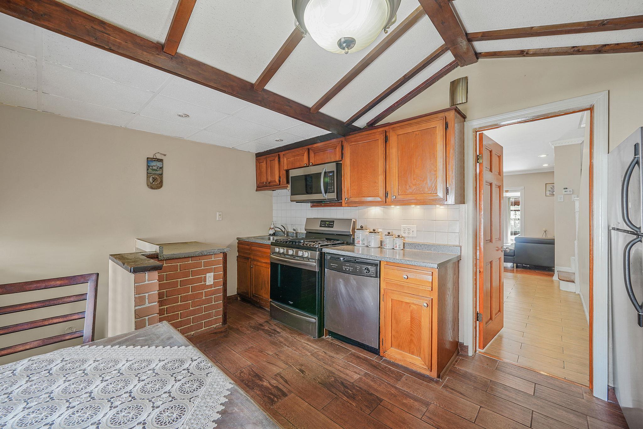 #14 photo, 70-27 69th Street, Glendale , NY 11385