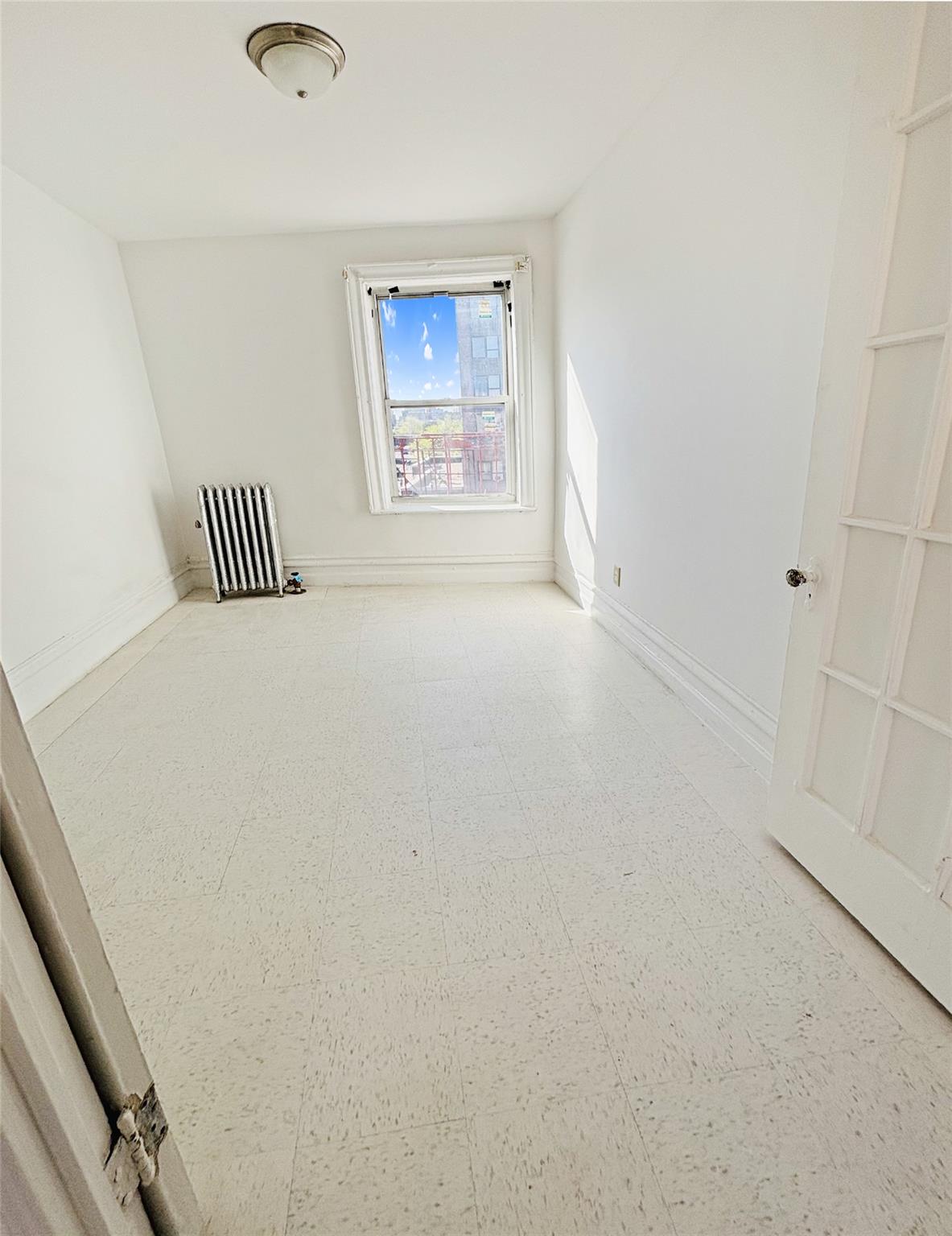 #7 photo, 1898 Longfellow Ave, ブロンクス区 Bronx , NY 10460