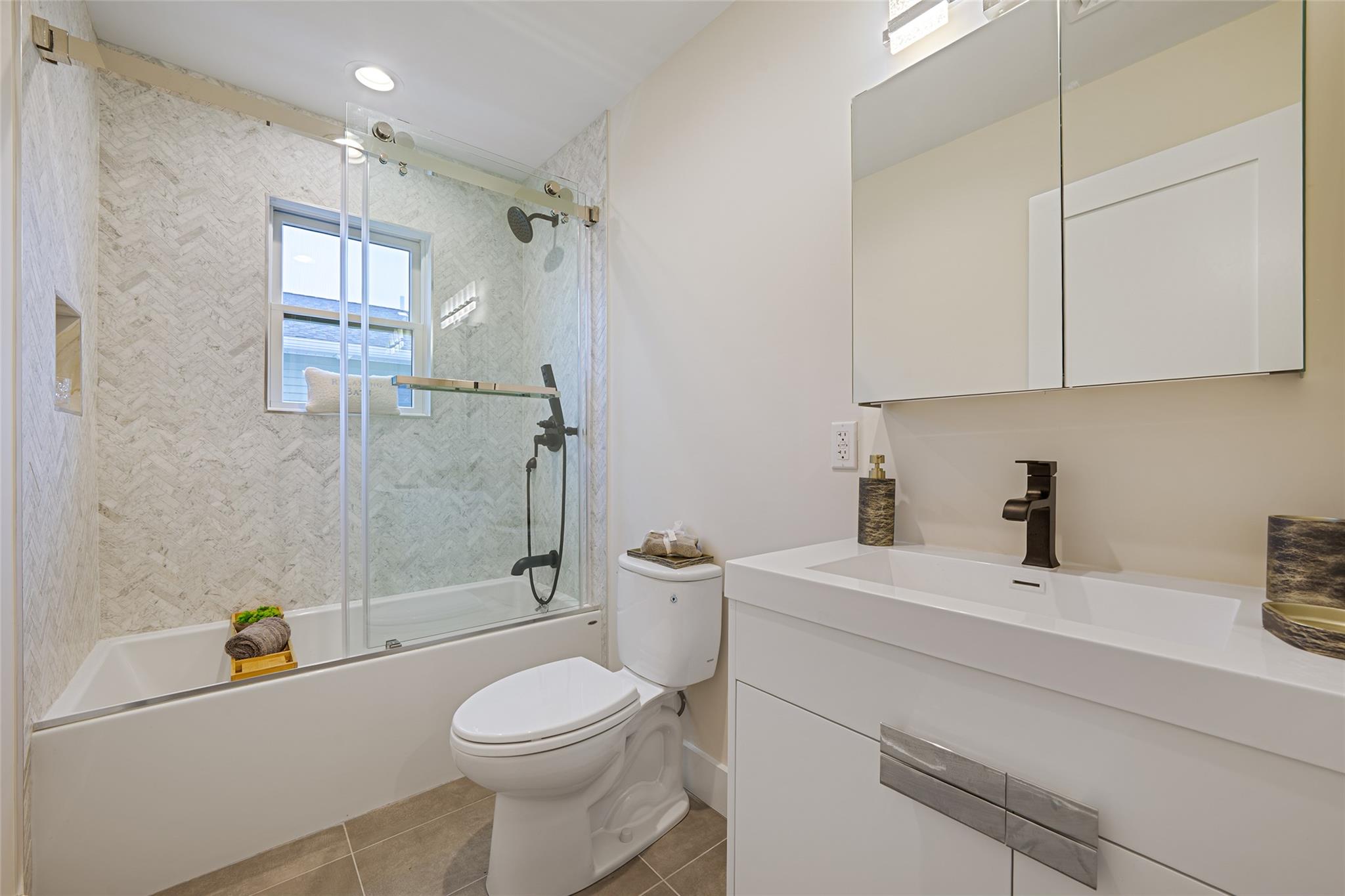 #20 photo, 243 Mott Street, ナッソー郡 Oceanside , NY 11572