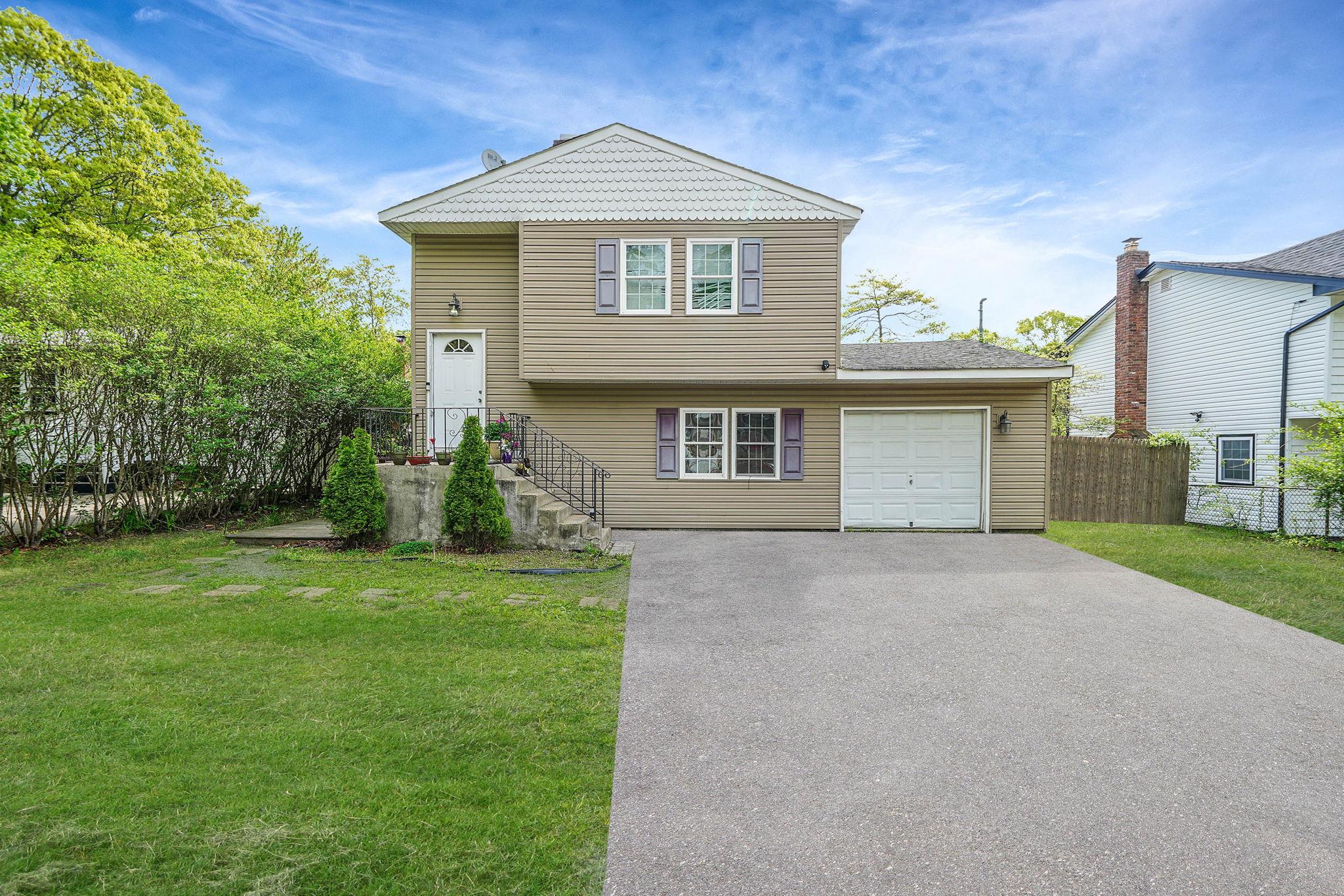 #1 photo, 209 Burney Boulevard, Mastic , NY 11950