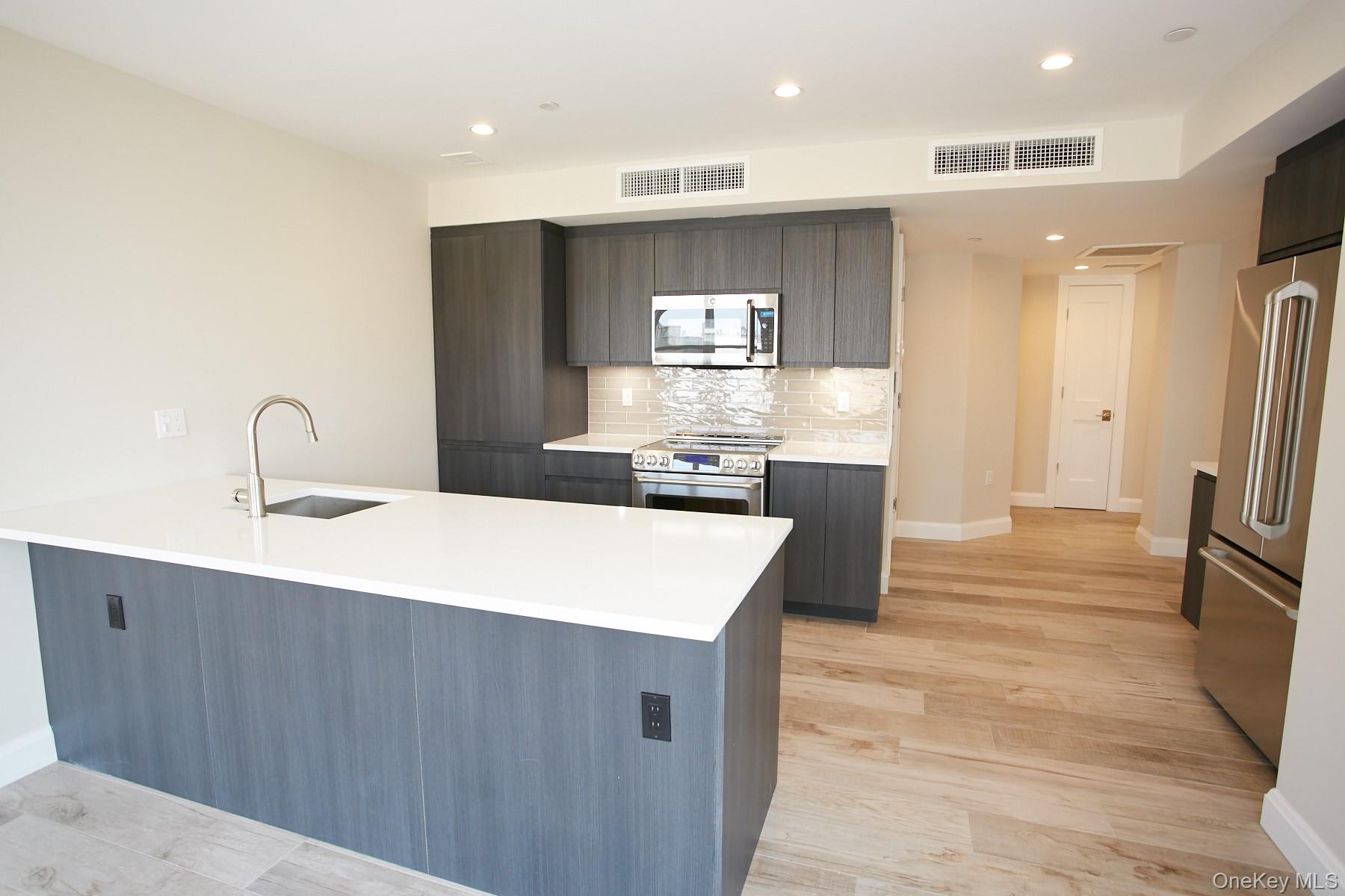 #4 photo, 31-77 37th Street, Astoria , NY 11103