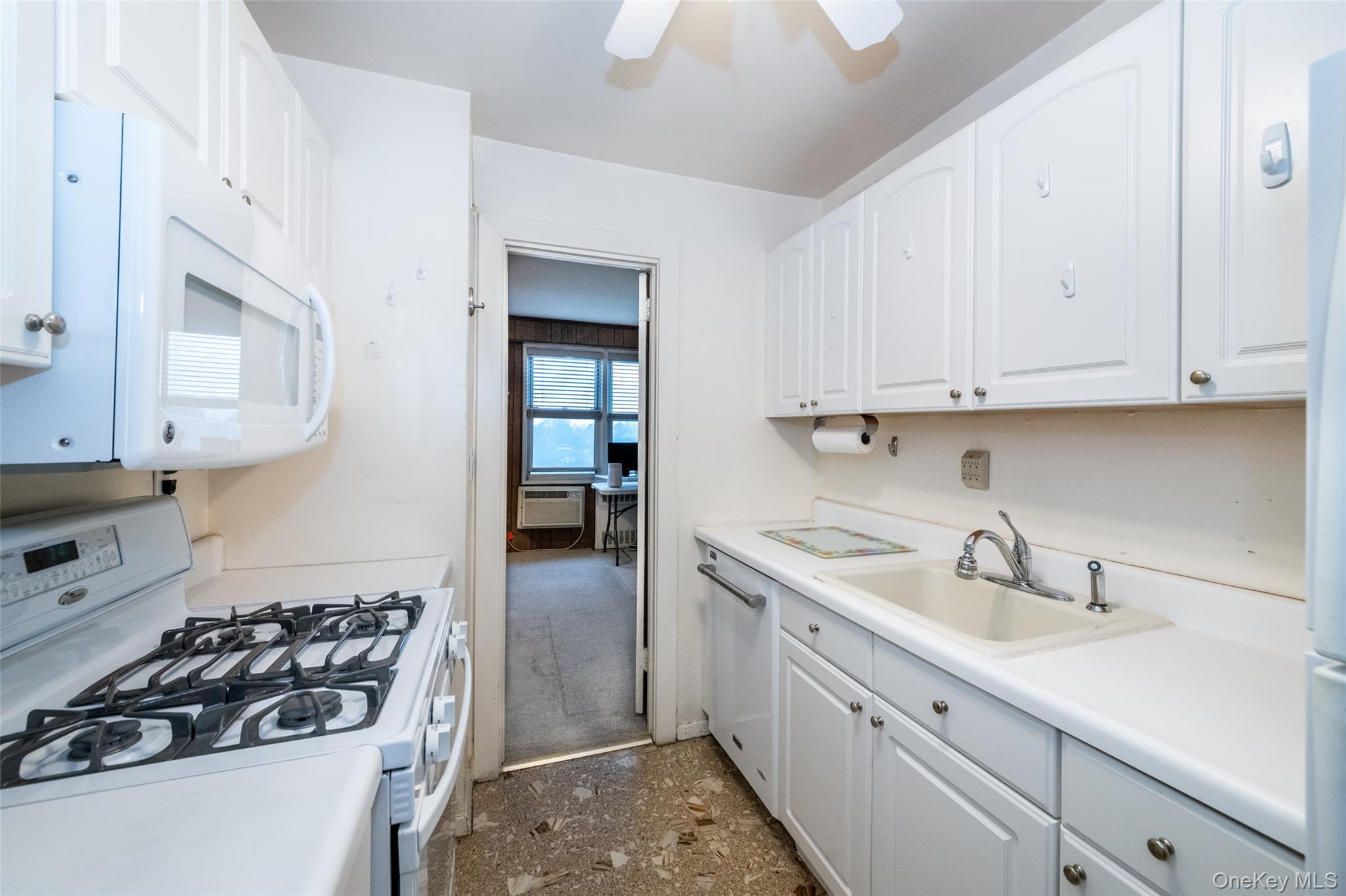 #2 photo, 1841 Central Park Avenue, Yonkers , NY 10710