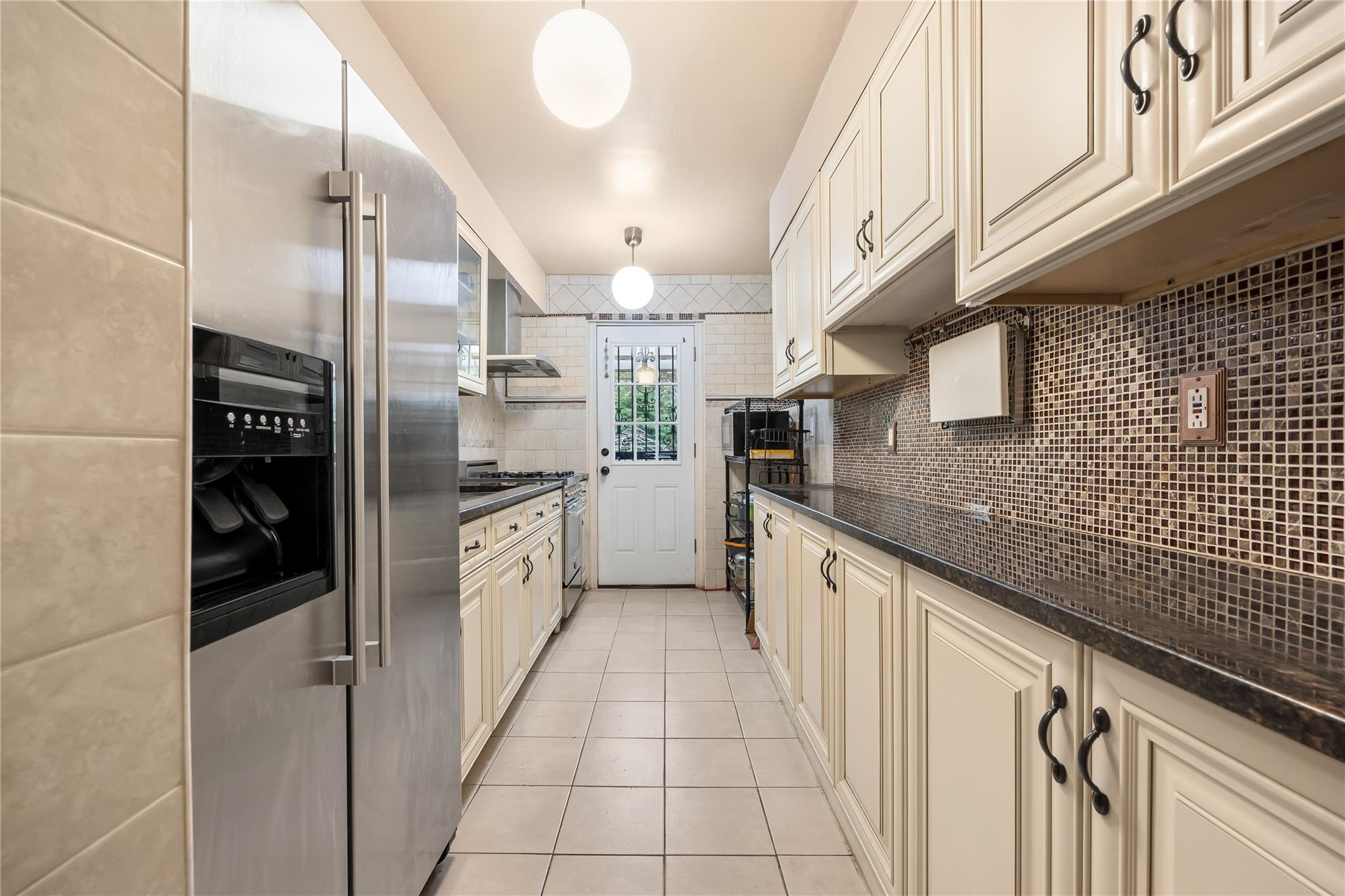 #3 photo, 17-12 Starr Street, クイーンズ区 Ridgewood , NY 11385