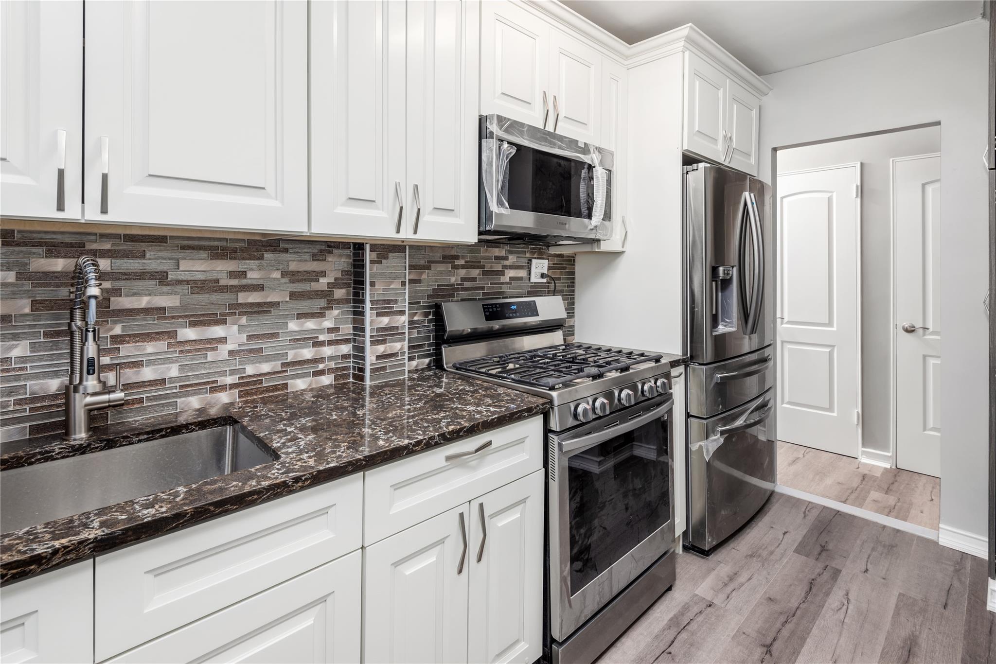 #10 photo, 3965 51st Street, クイーンズ区 Woodside , NY 11377