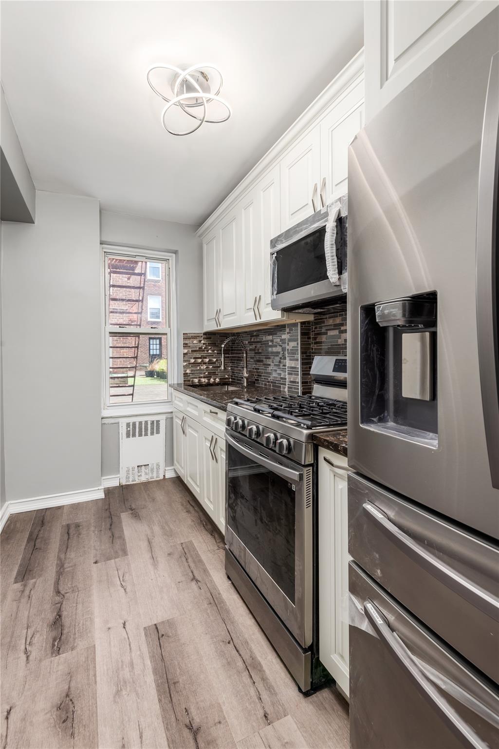 #8 photo, 3965 51st Street, クイーンズ区 Woodside , NY 11377