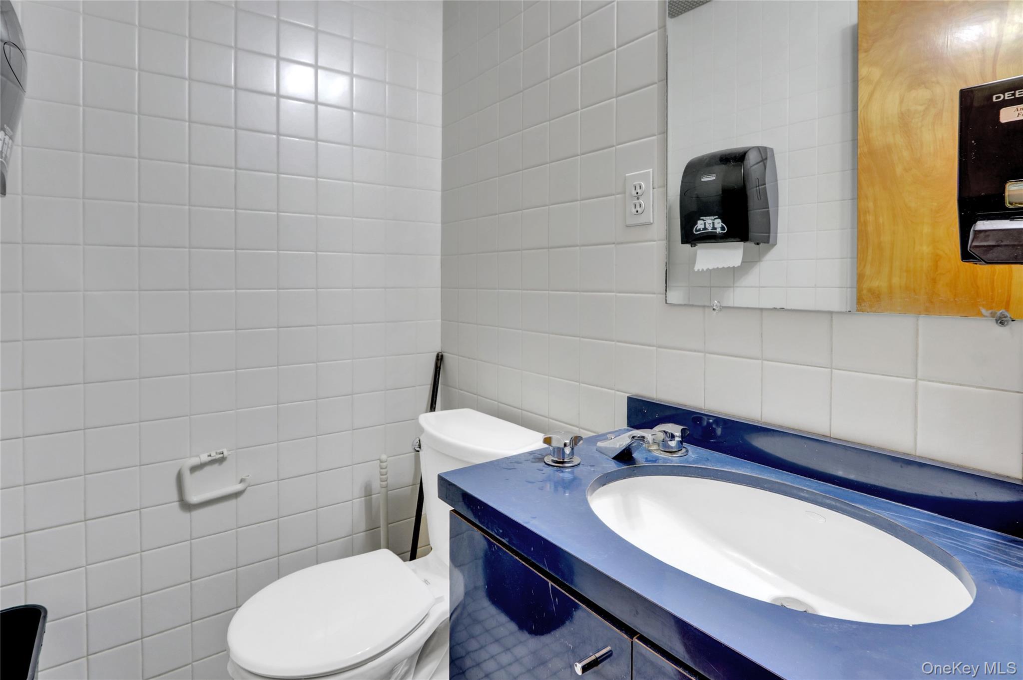 #13 photo, 13 Hendrickson Avenue, ナッソー郡 Lynbrook , NY 11563