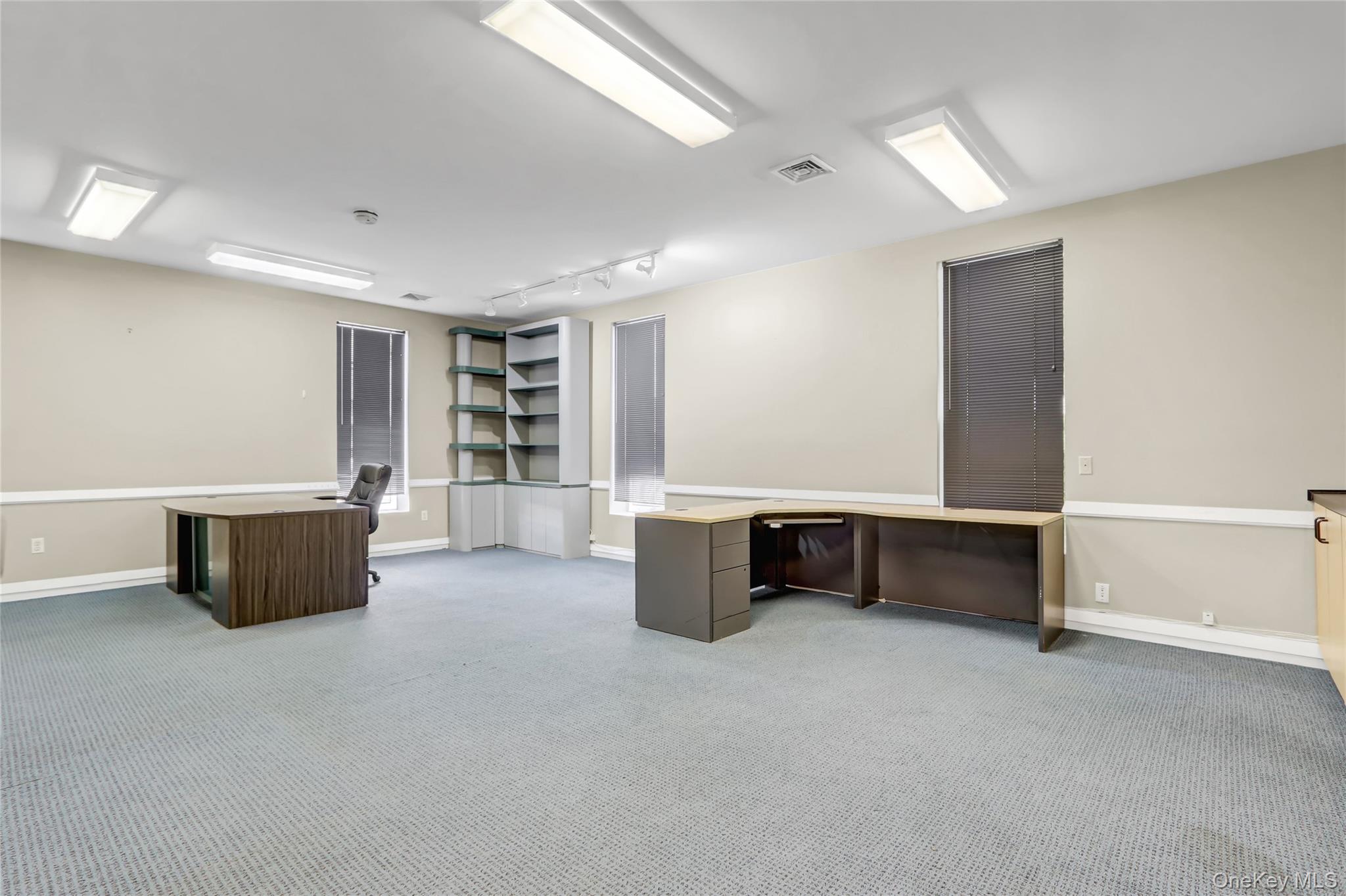 #17 photo, 13 Hendrickson Avenue, ナッソー郡 Lynbrook , NY 11563