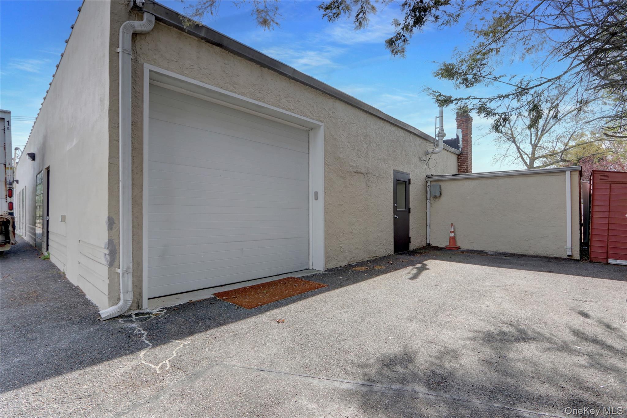 #2 photo, 13 Hendrickson Avenue, ナッソー郡 Lynbrook , NY 11563