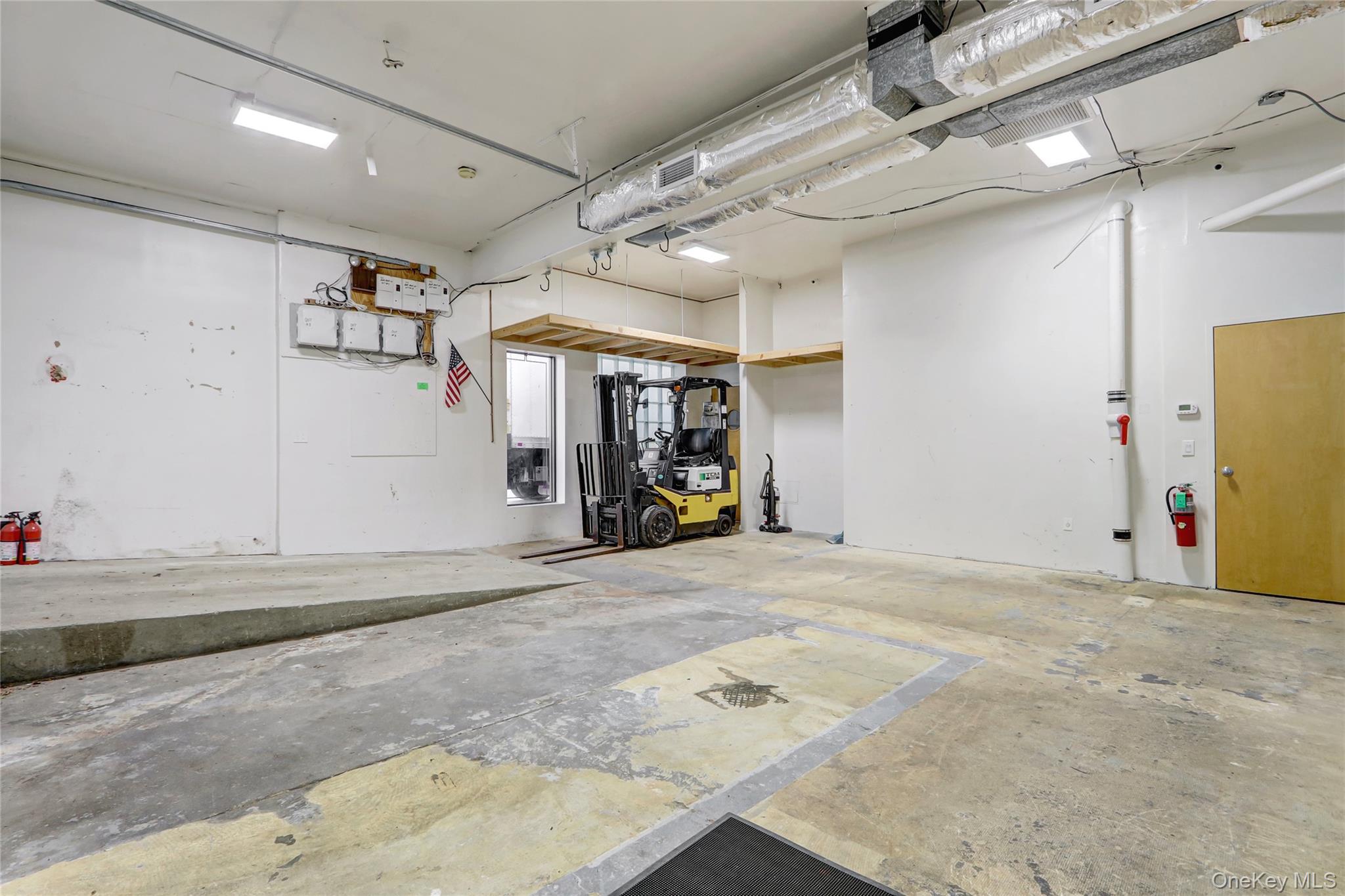 #4 photo, 13 Hendrickson Avenue, ナッソー郡 Lynbrook , NY 11563