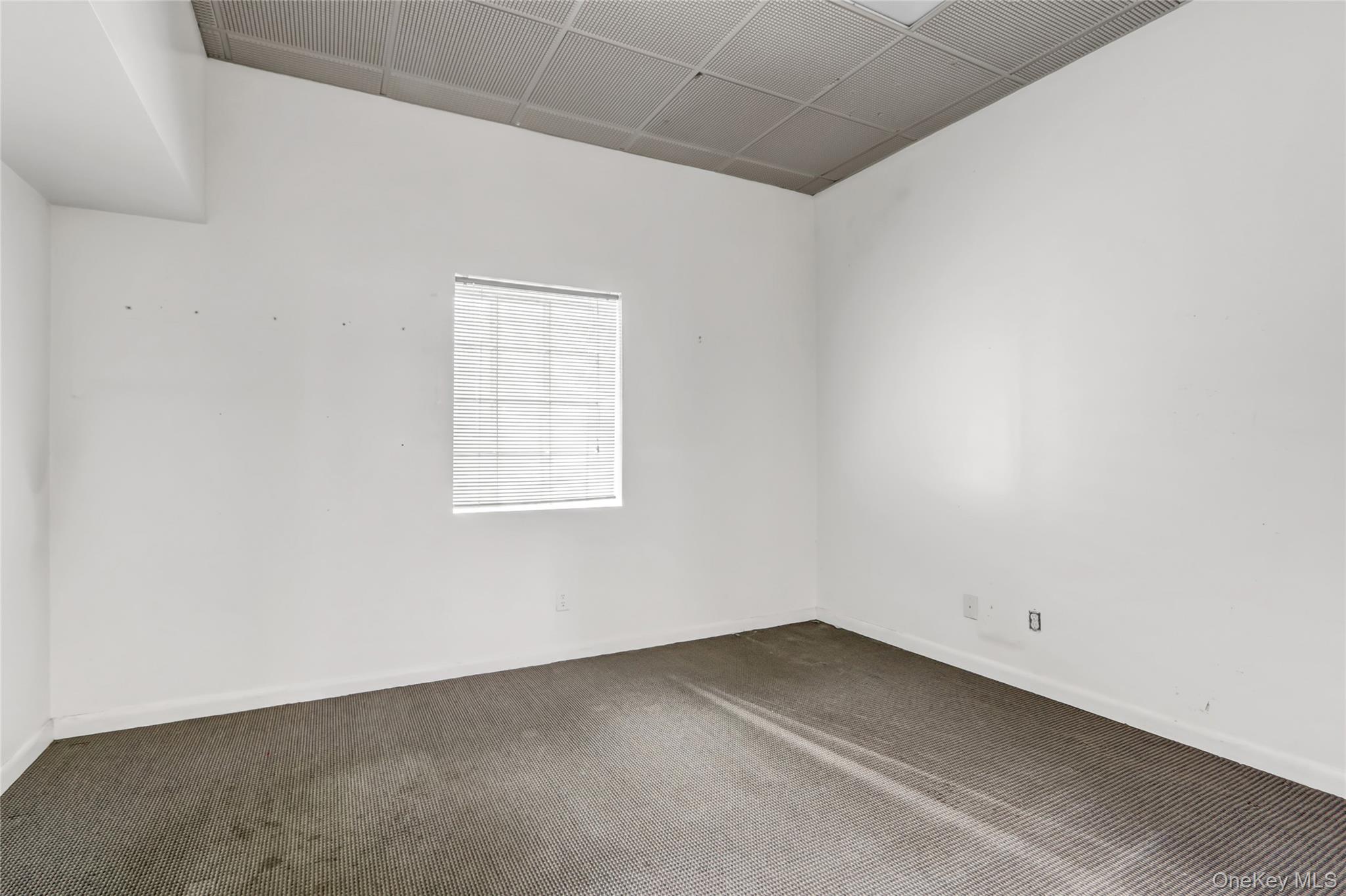 #7 photo, 13 Hendrickson Avenue, ナッソー郡 Lynbrook , NY 11563