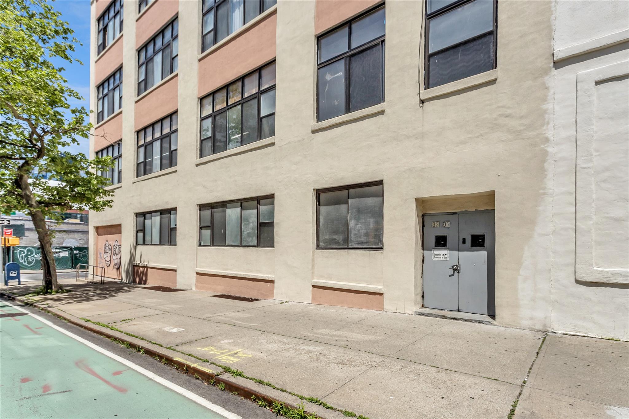 #2 photo, 33-01 Queens Blvd, クイーンズ区 Long Island City , NY 11101