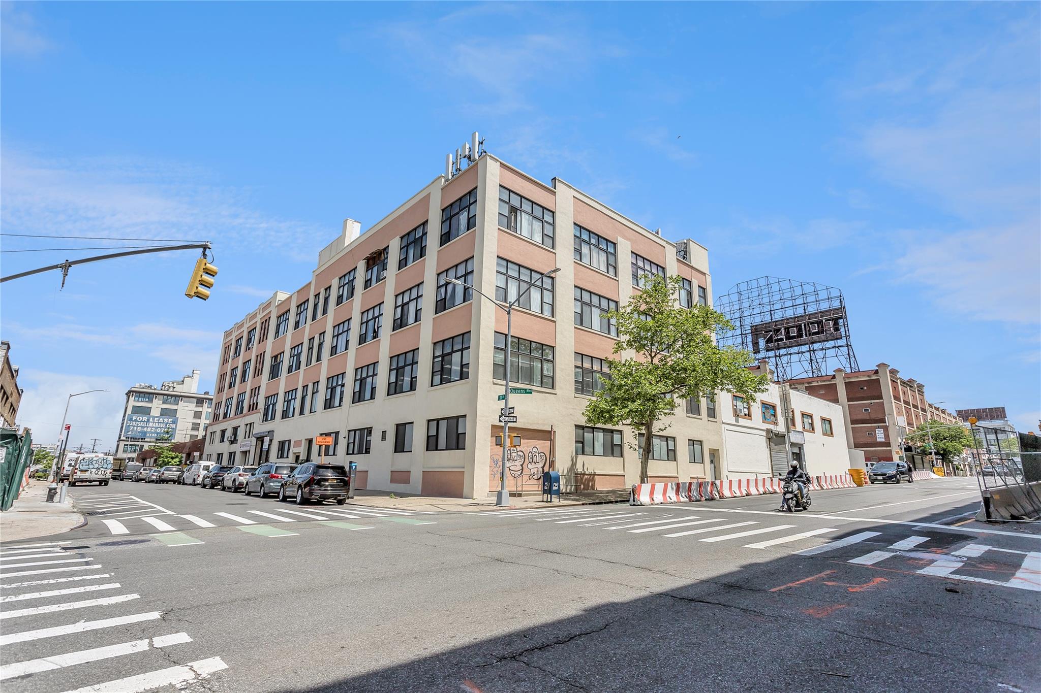 #3 photo, 33-01 Queens Blvd, クイーンズ区 Long Island City , NY 11101