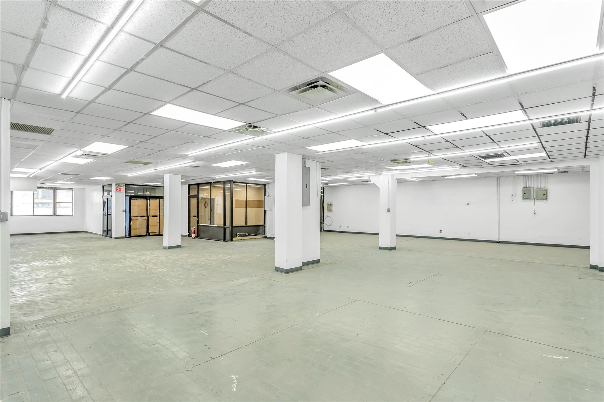 #5 photo, 33-01 Queens Blvd, クイーンズ区 Long Island City , NY 11101