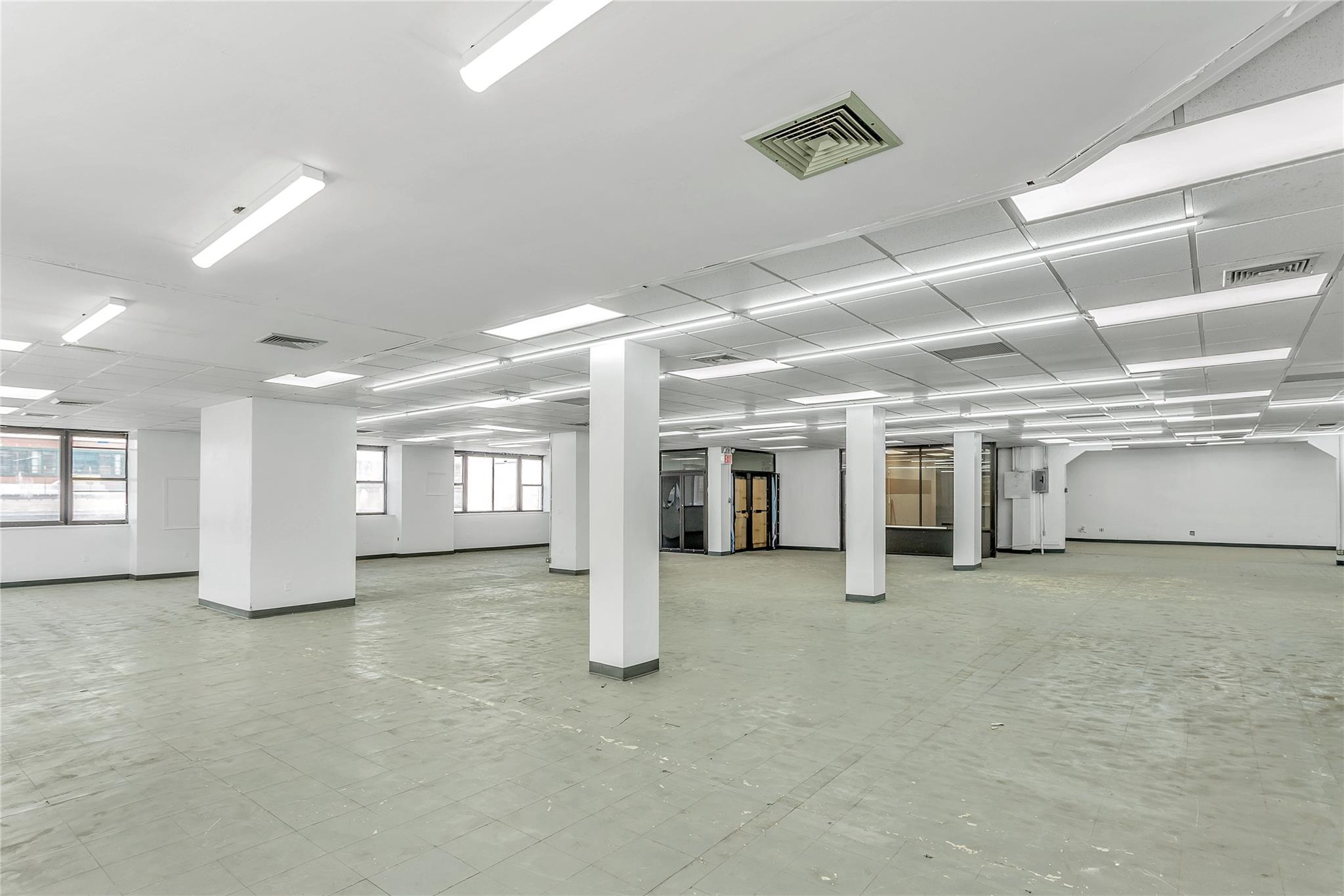 #6 photo, 33-01 Queens Blvd, クイーンズ区 Long Island City , NY 11101