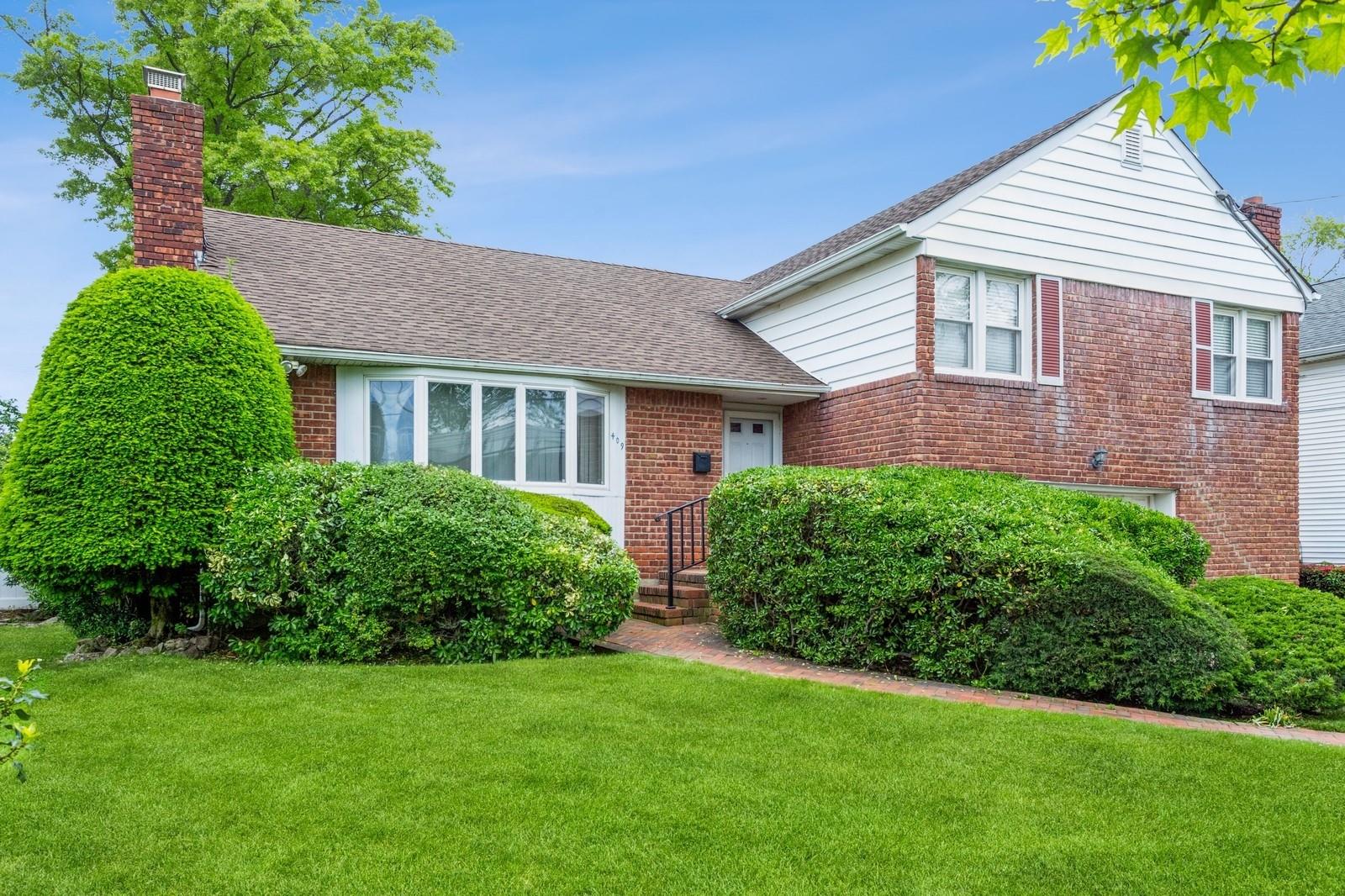 #1 photo, 409 Jordan Street, Oceanside , NY 11572