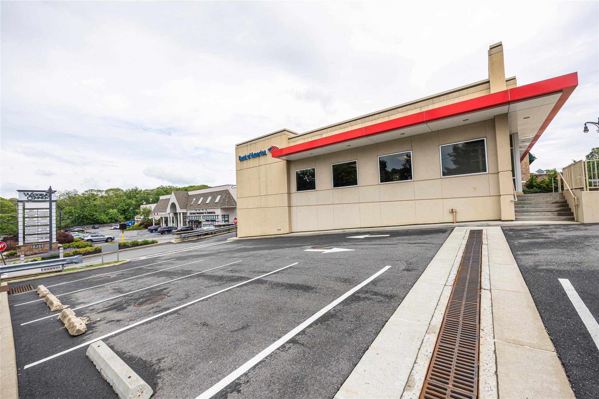 #8 photo, 8225 Jericho Turnpike, ナッソー郡 Woodbury , NY 11797