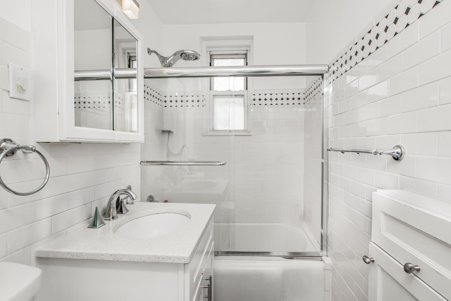 #10 photo, 5639 Netherland Avenue, ブロンクス区 Bronx , NY 10471