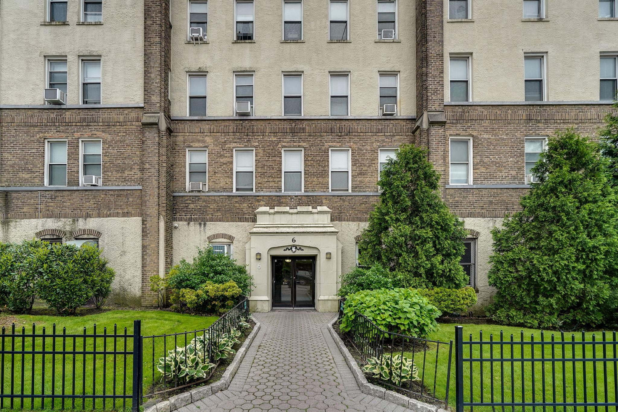 #3 photo, 472 Gramatan Avenue, Mount Vernon , NY 10552