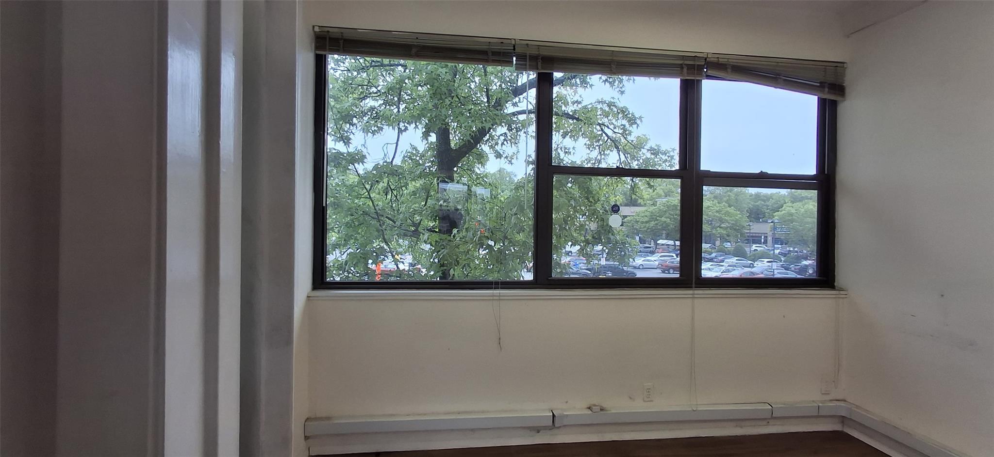 #7 photo, One Great Neck Road, Great Neck , NY 11021